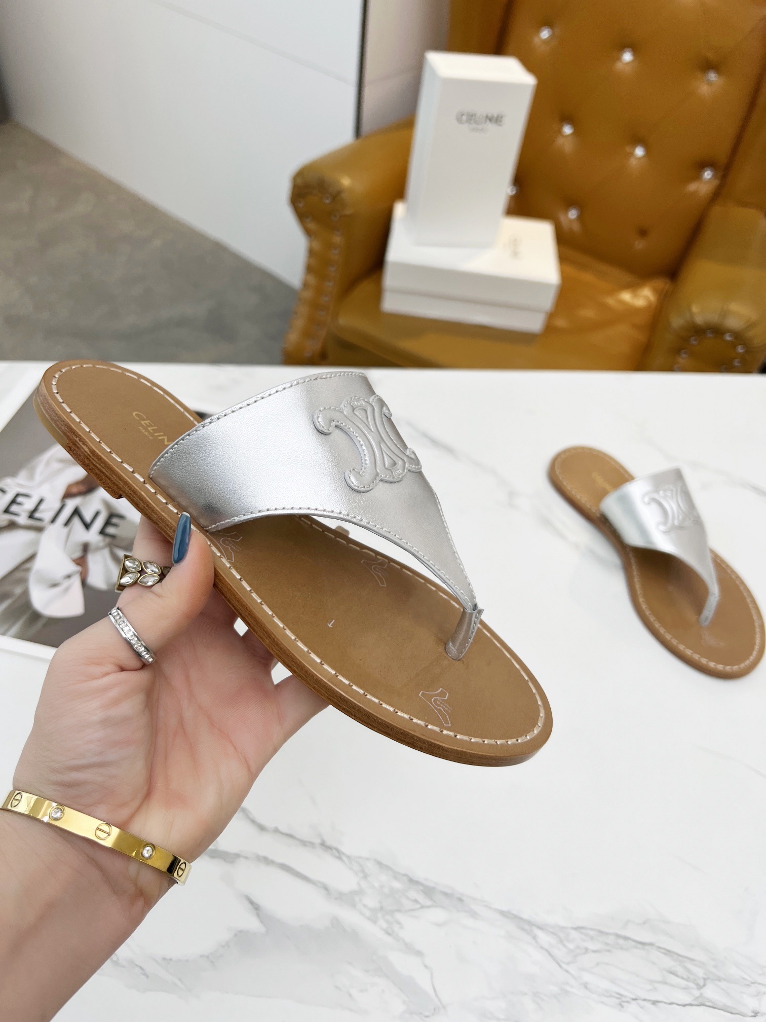 Women Top Quality C*eline shoes