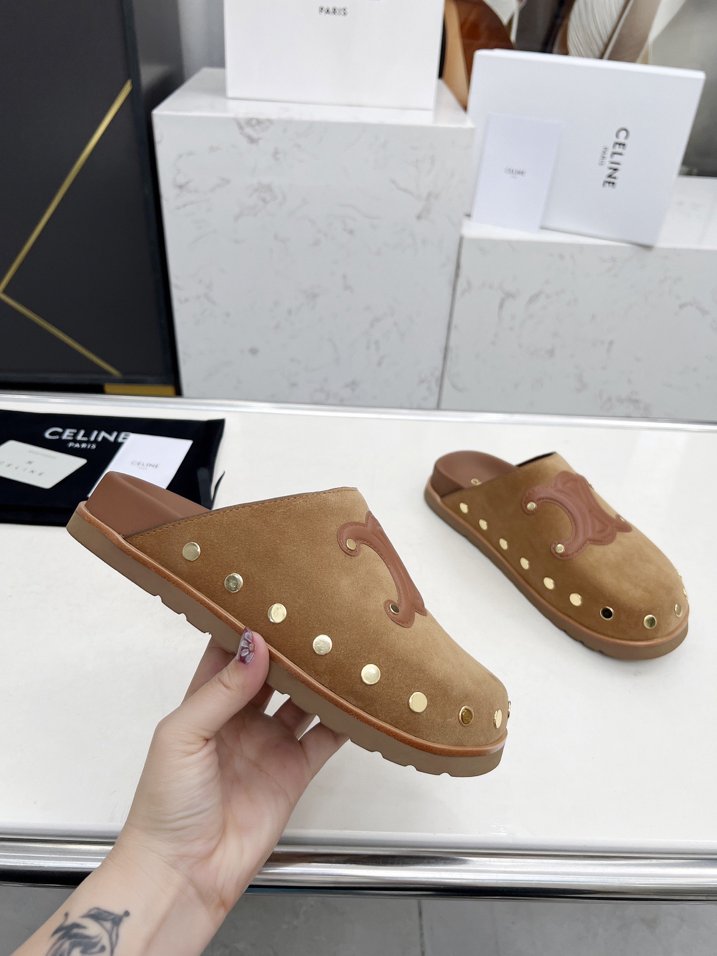 Women Top Quality C*eline shoes