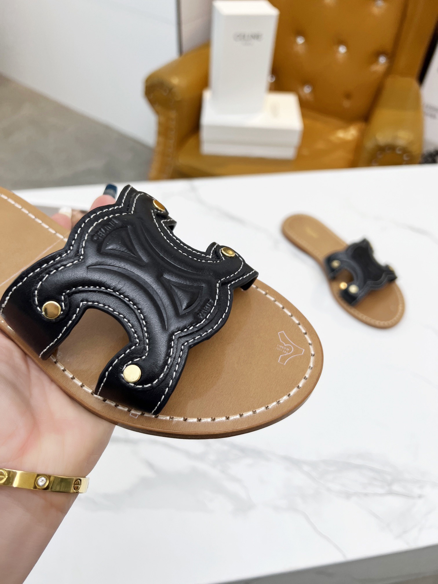 Women Top Quality C*eline shoes