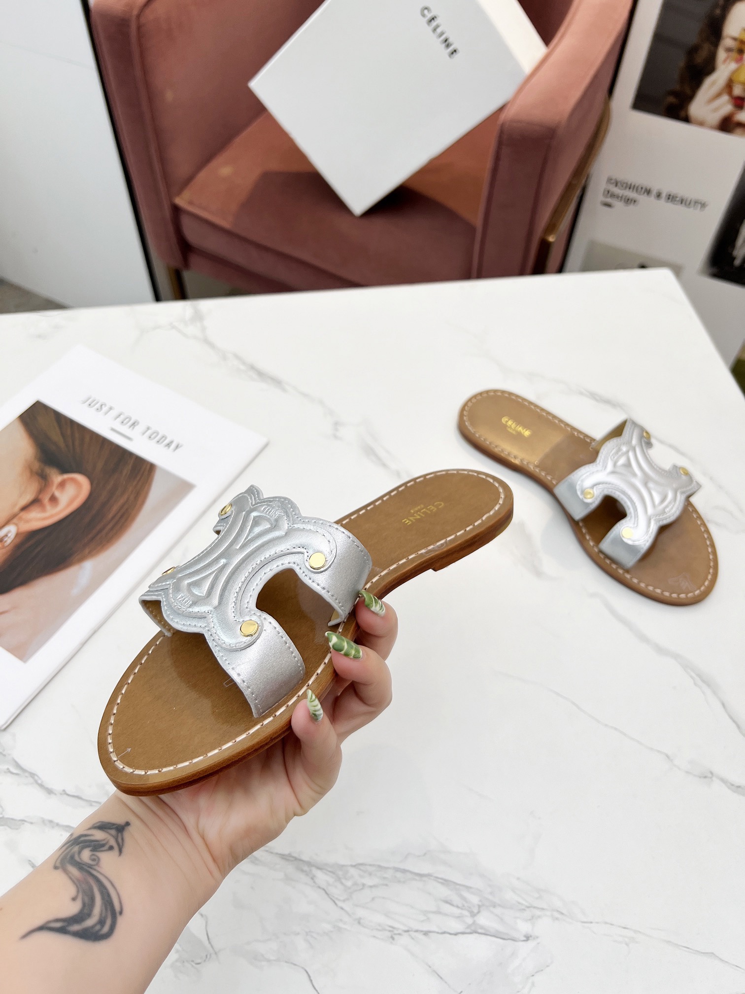Women Top Quality C*eline shoes