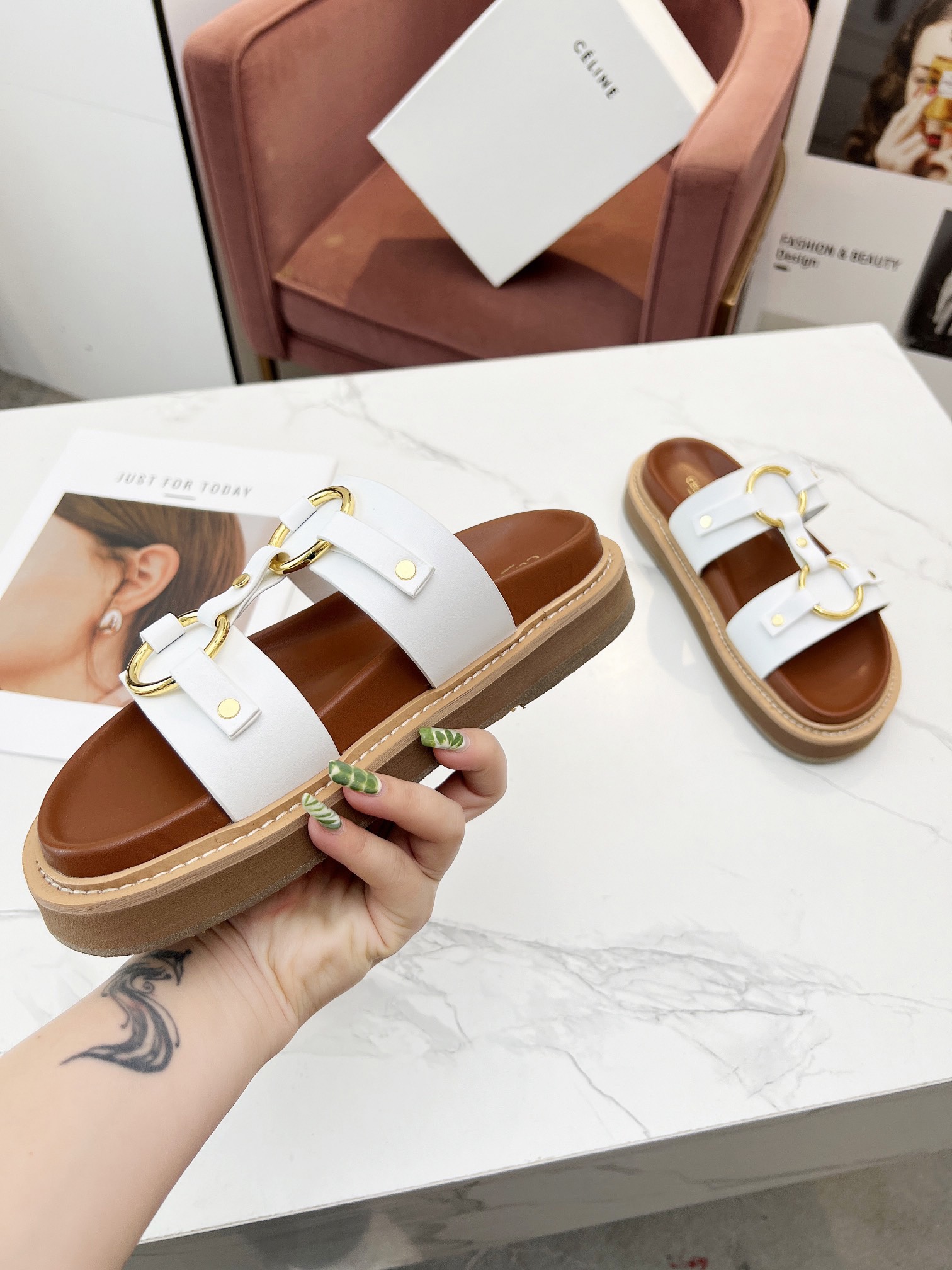 Women Top Quality C*eline shoes