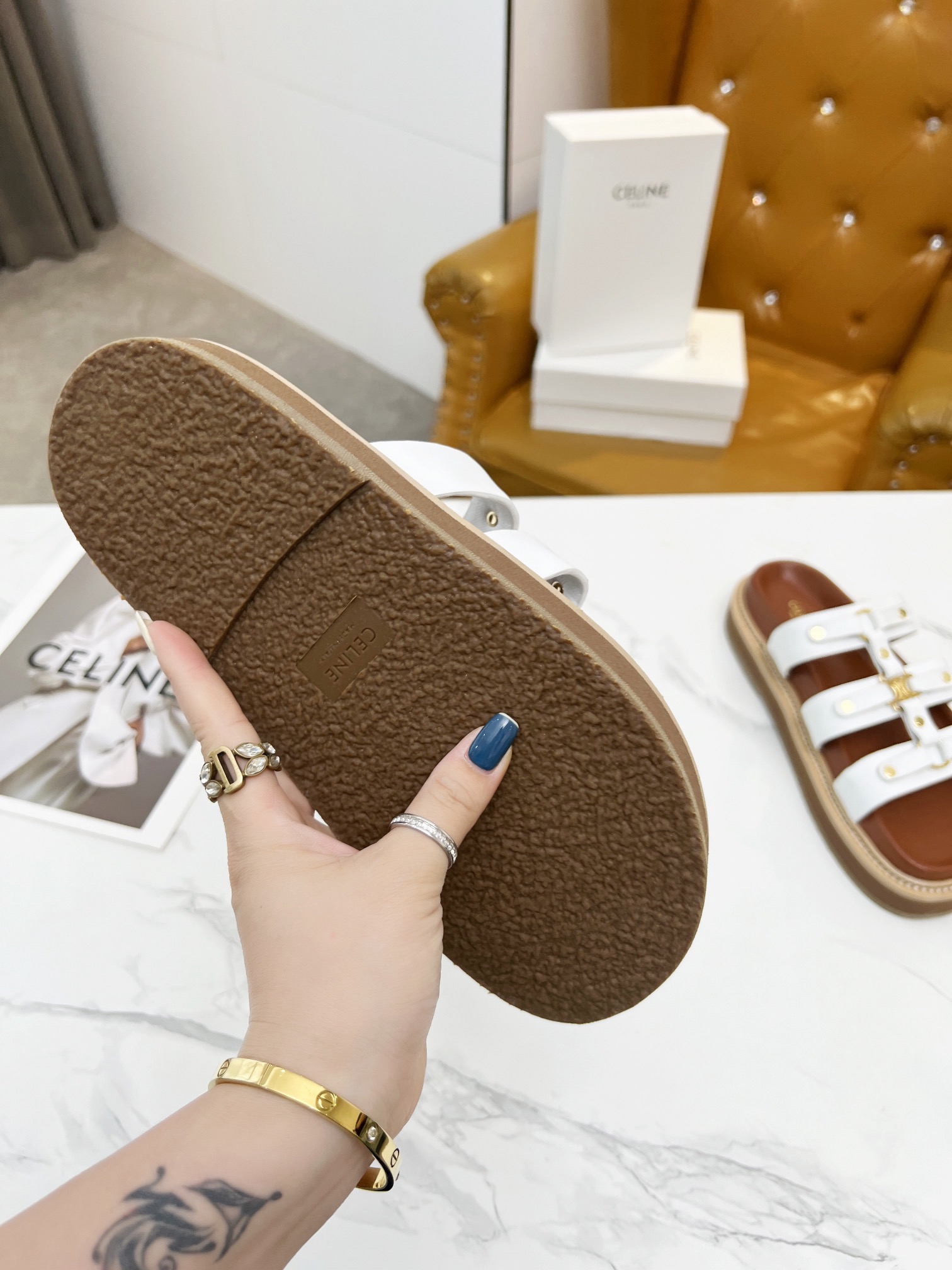 Women Top Quality C*eline shoes