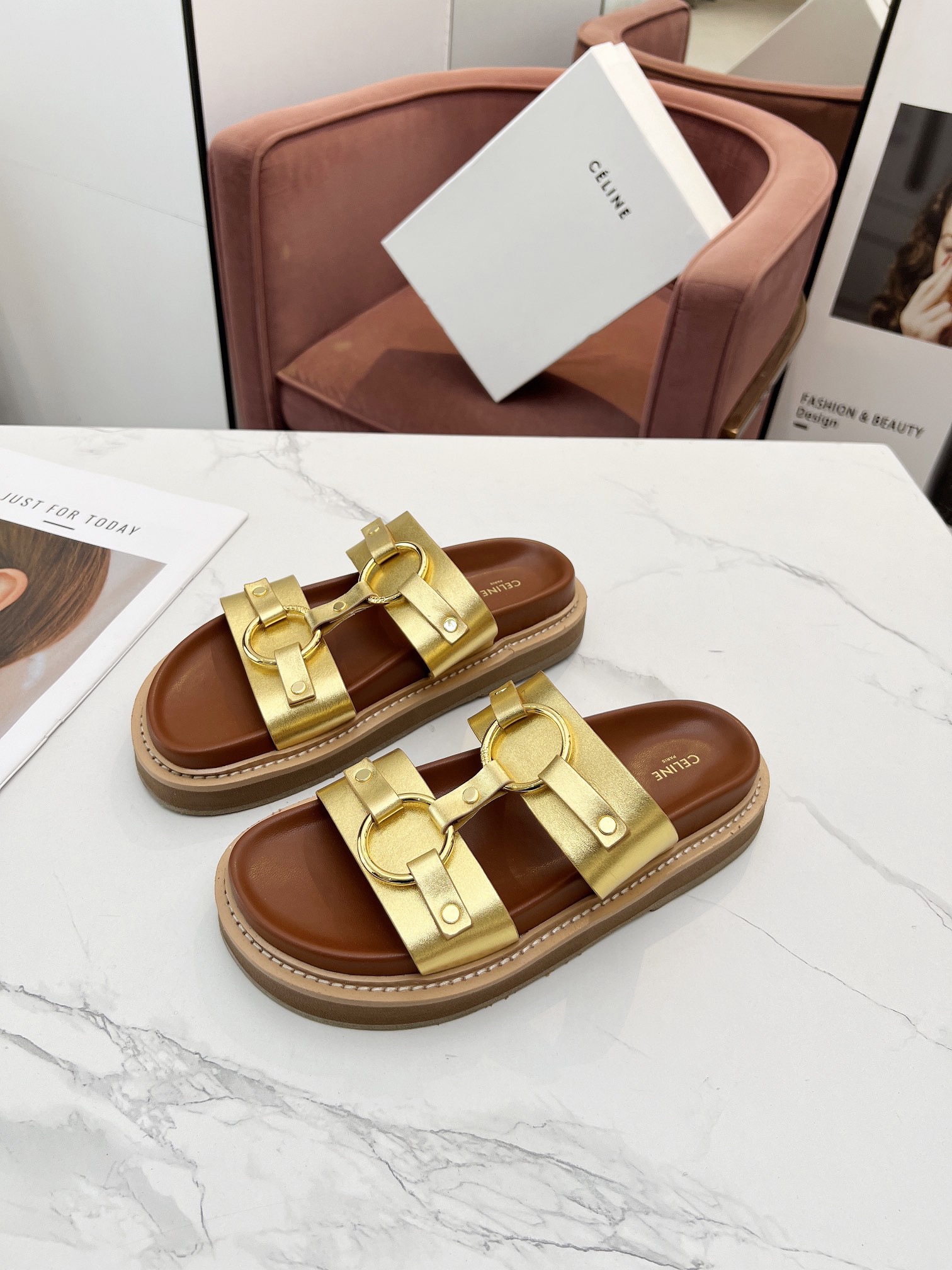 Women Top Quality C*eline shoes
