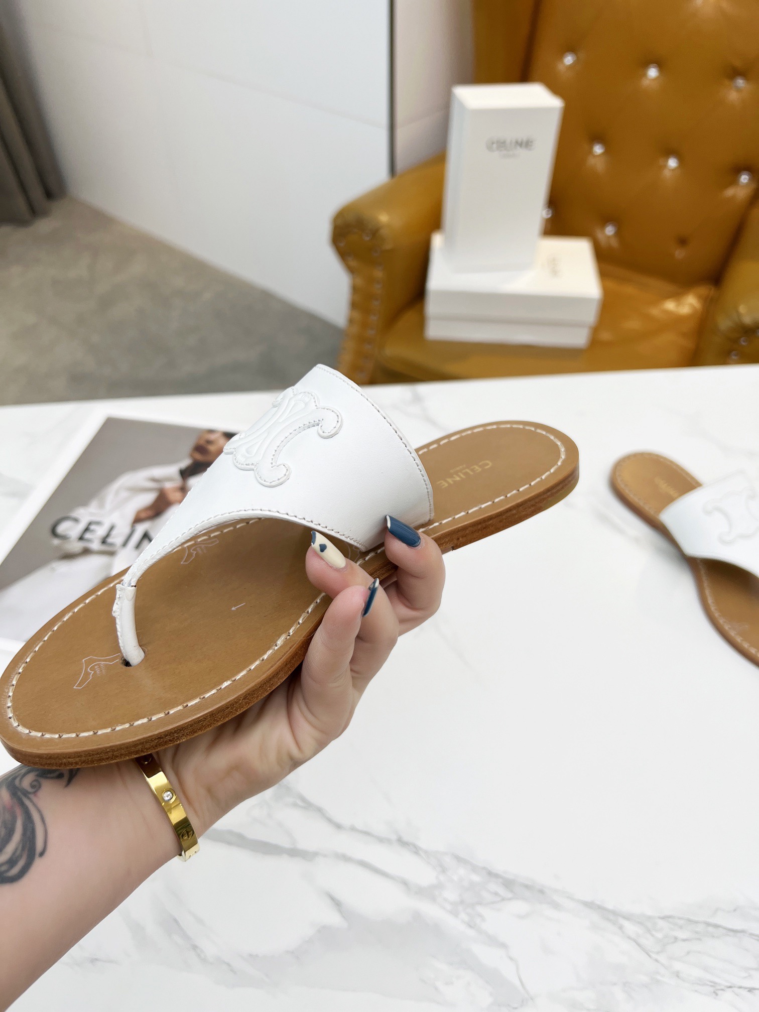 Women Top Quality C*eline shoes