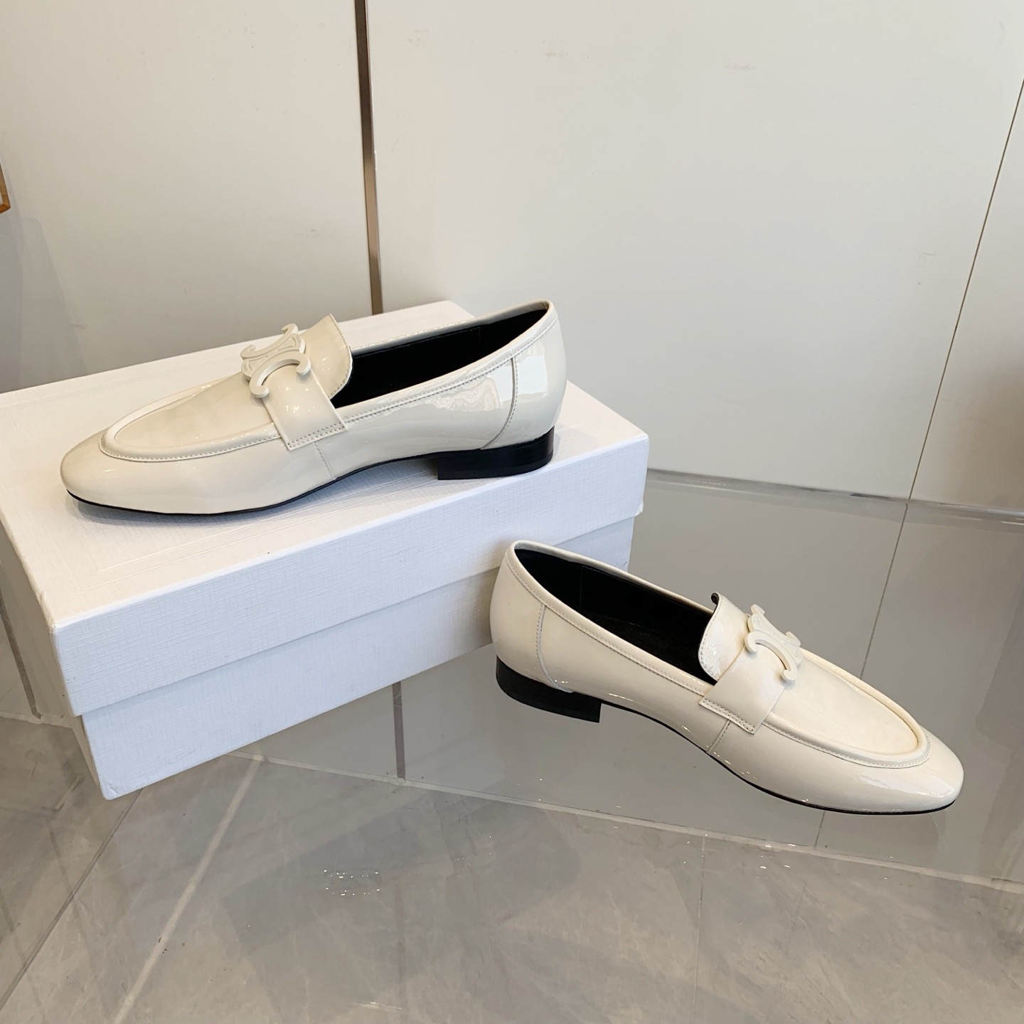 Women Top Quality C*eline shoes