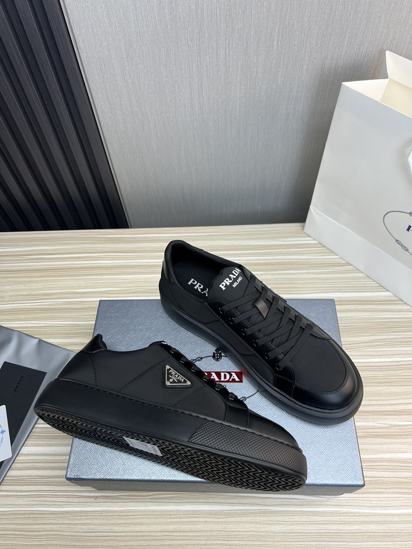 Women Men Top Quality P*rada shoes