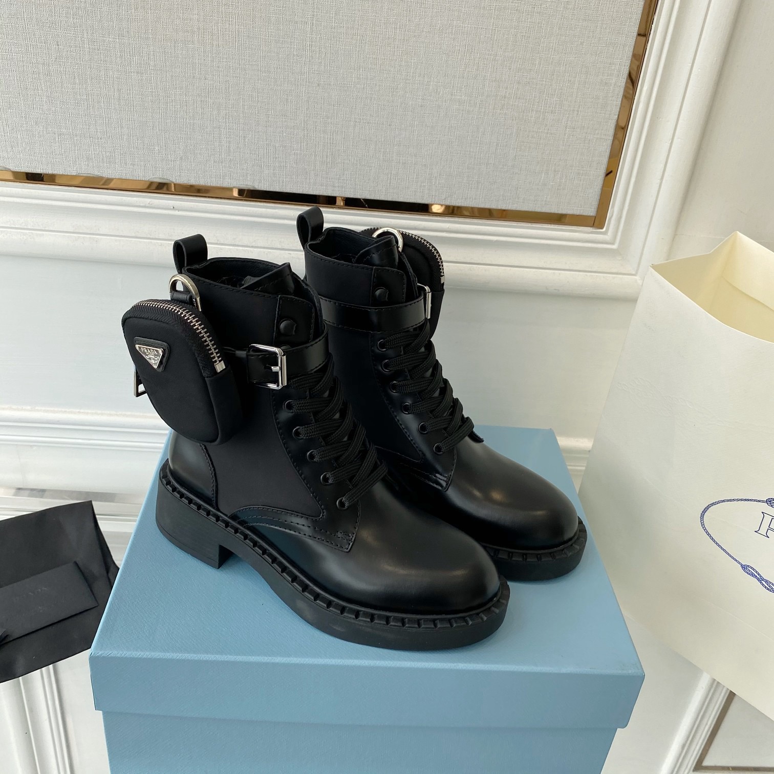 Women Top Quality P*rada shoes