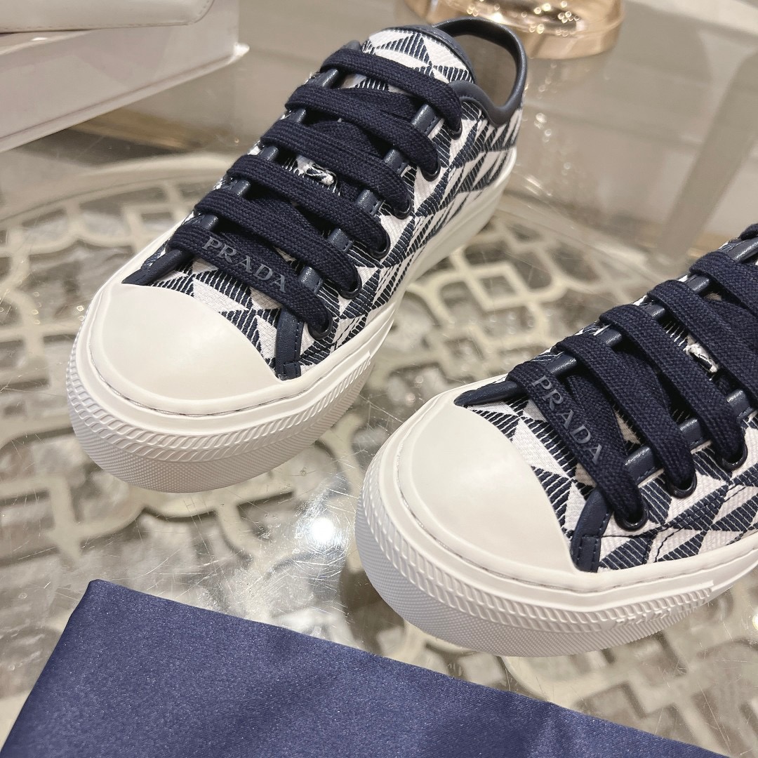 Women Men Top Quality P*rada shoes