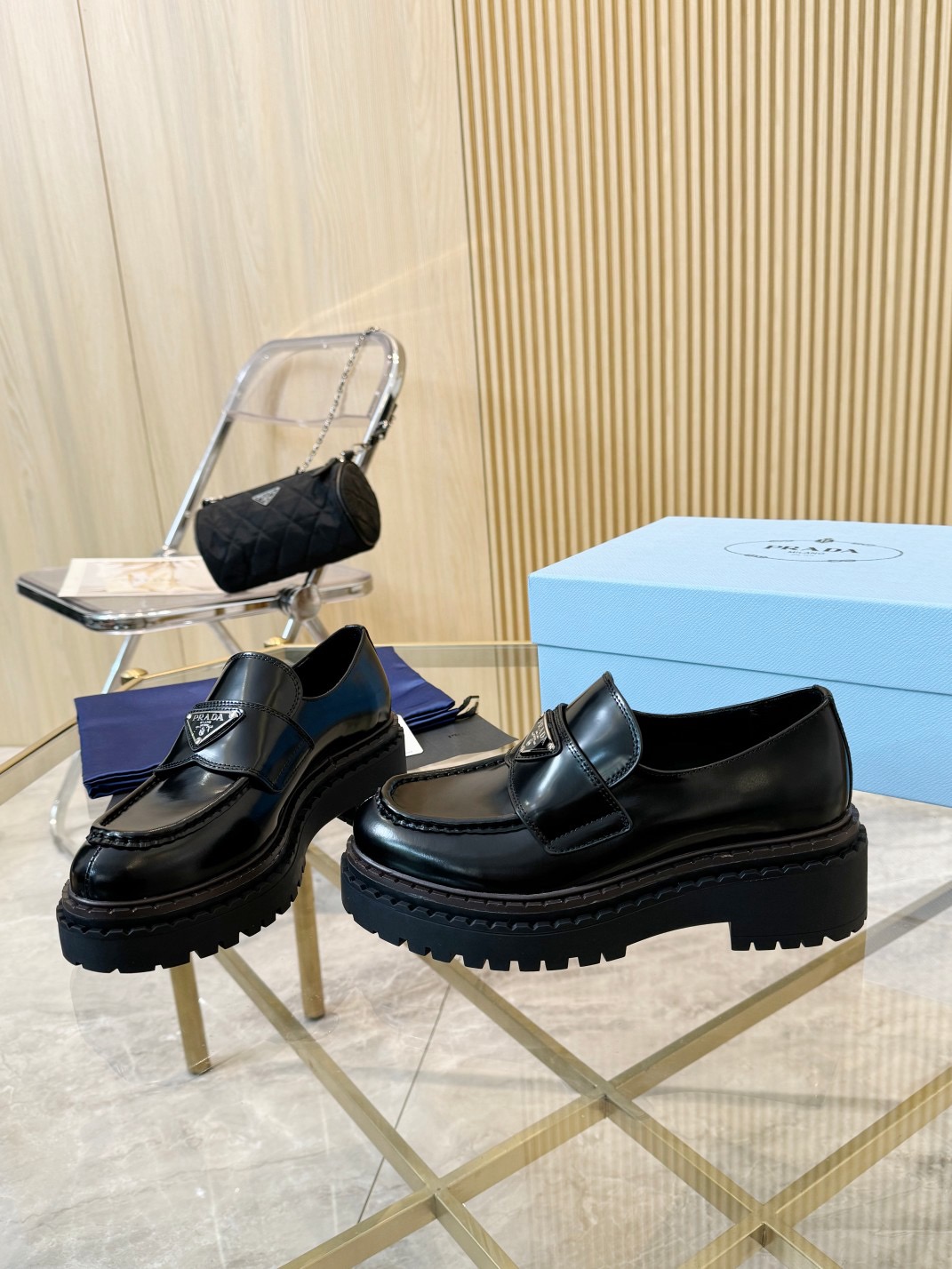 Women Top Quality P*rada shoes
