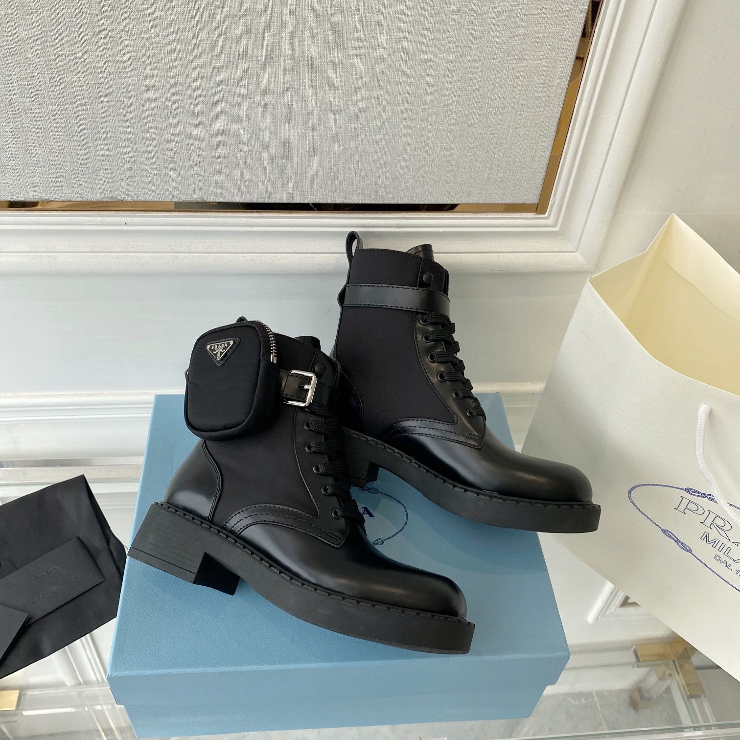 Women Top Quality P*rada shoes