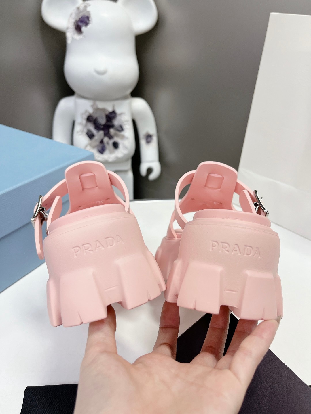 Women Top Quality P*rada shoes