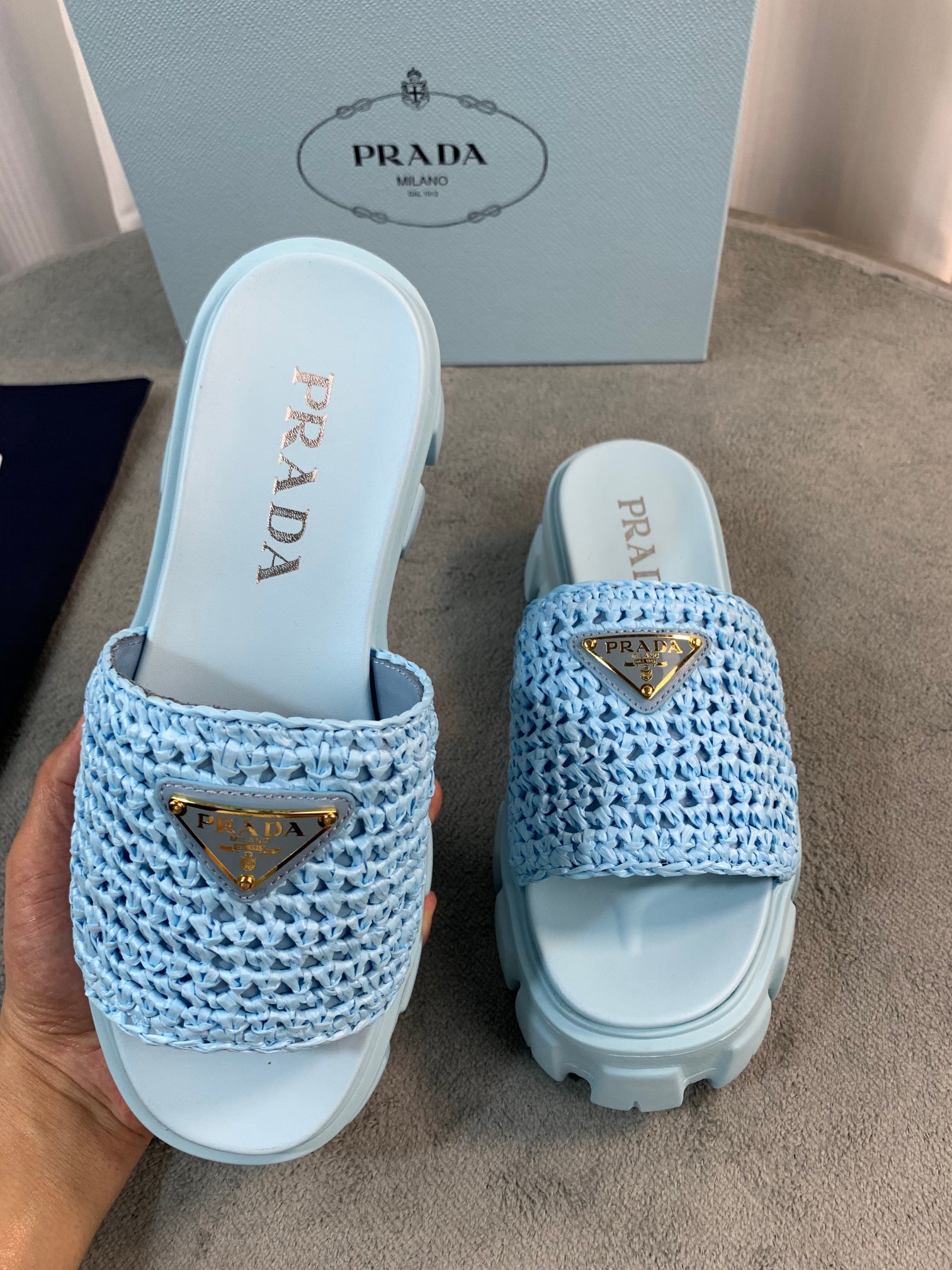 Women Top Quality P*rada shoes
