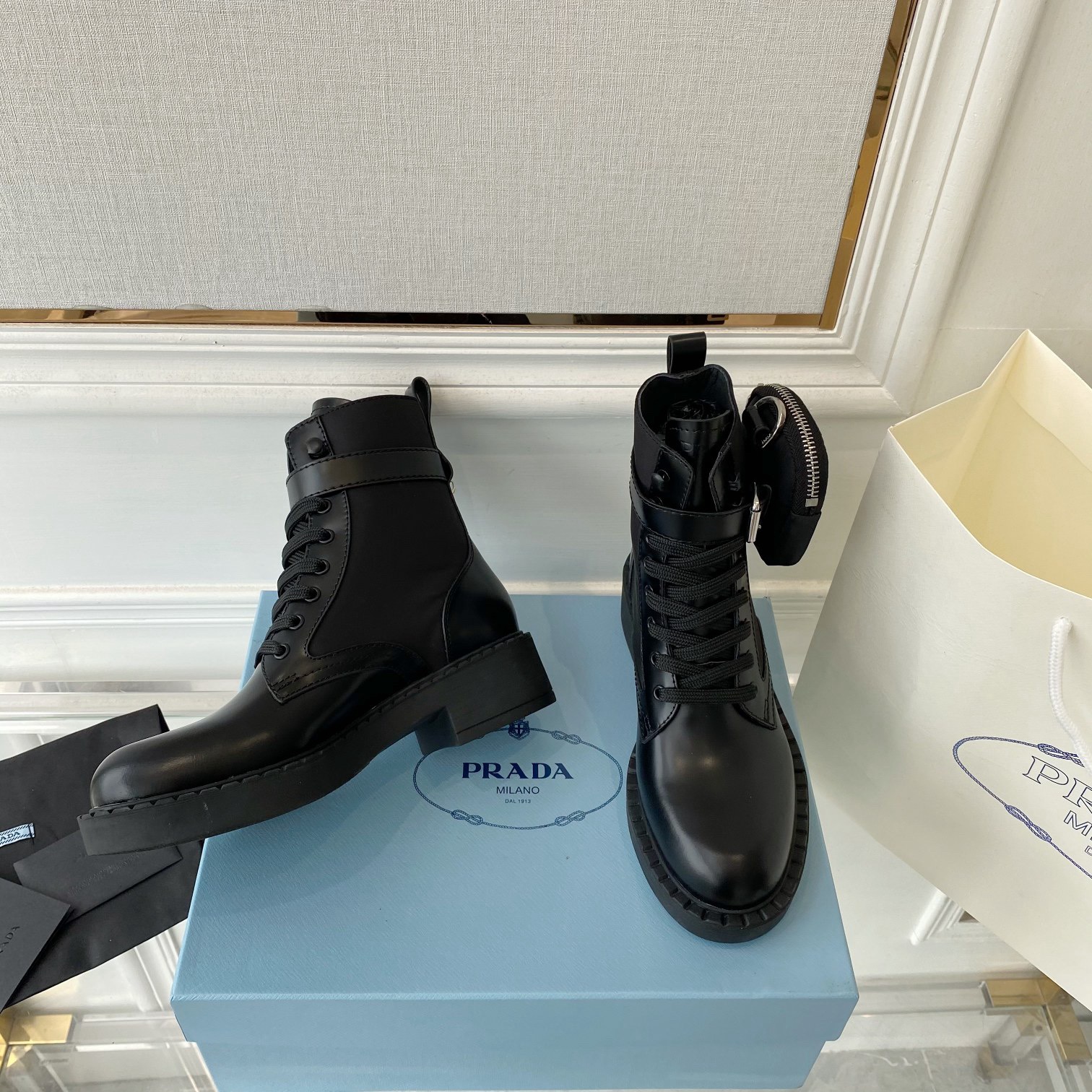 Women Top Quality P*rada shoes