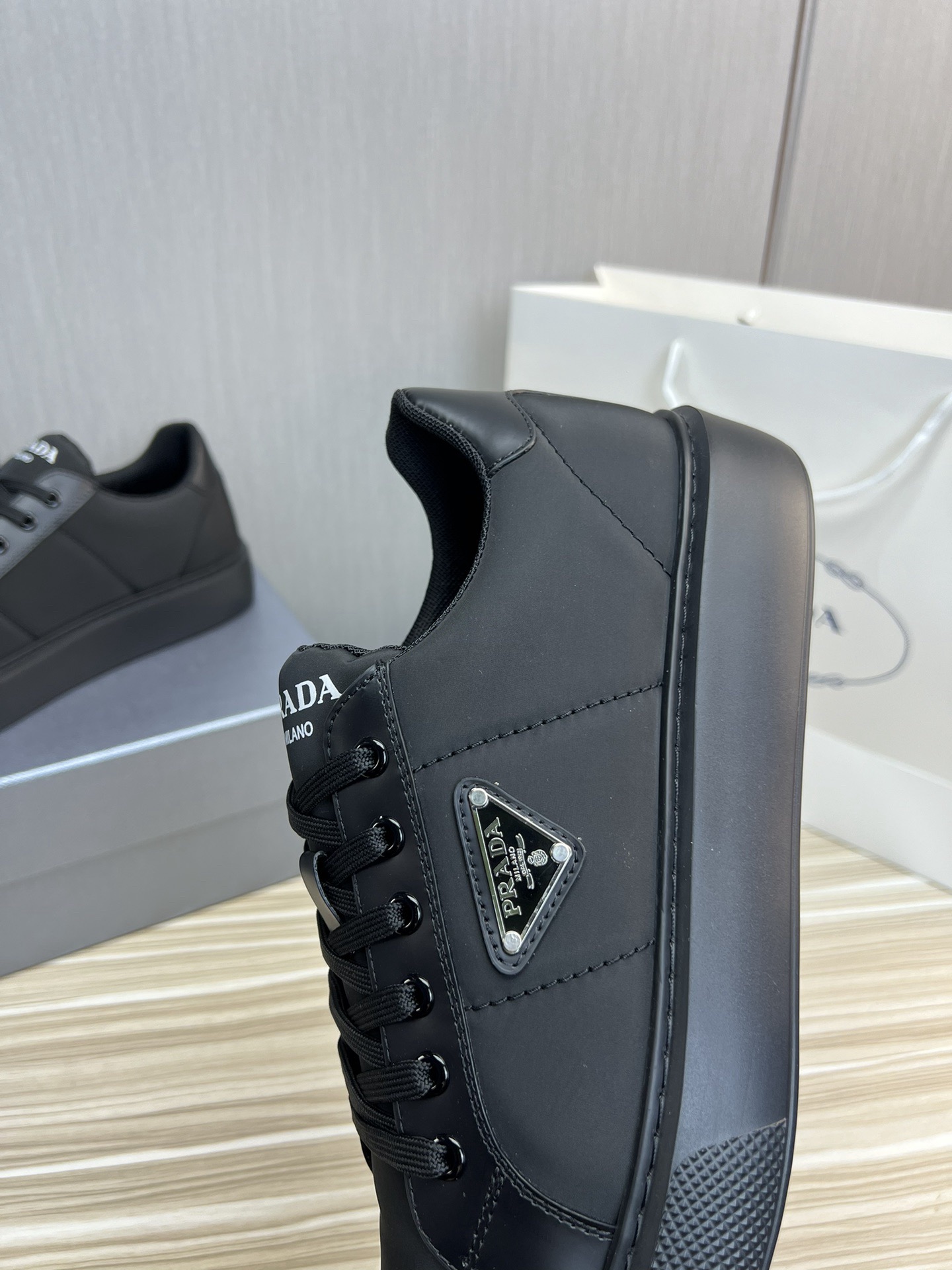 Women Men Top Quality P*rada shoes