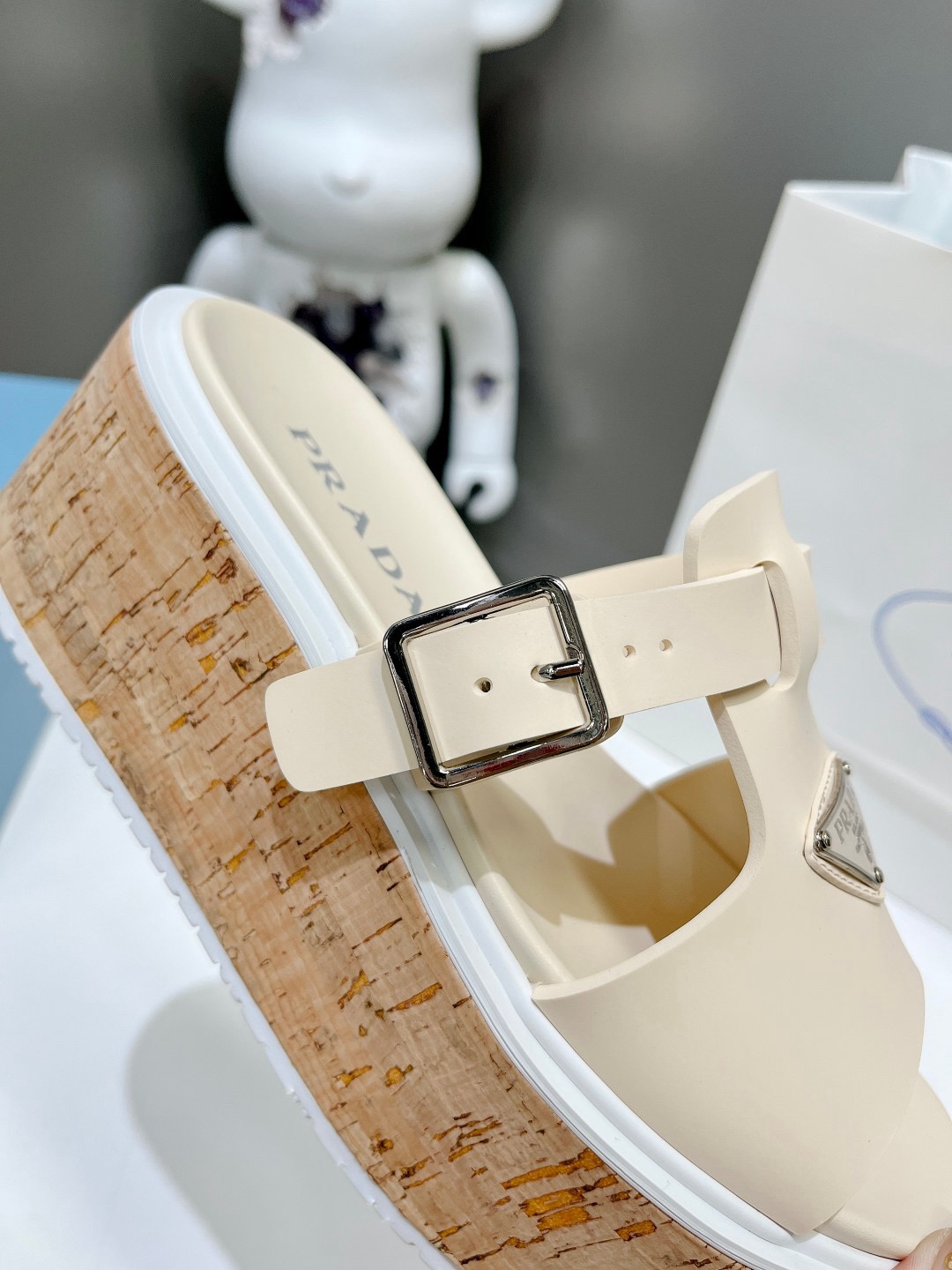 Women Top Quality P*rada shoes