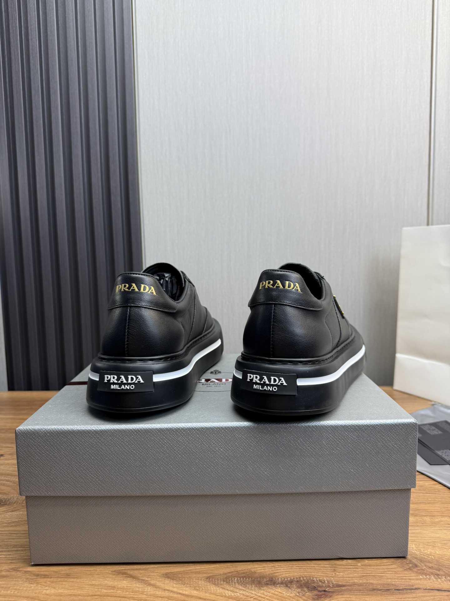 Women Men Top Quality P*rada shoes