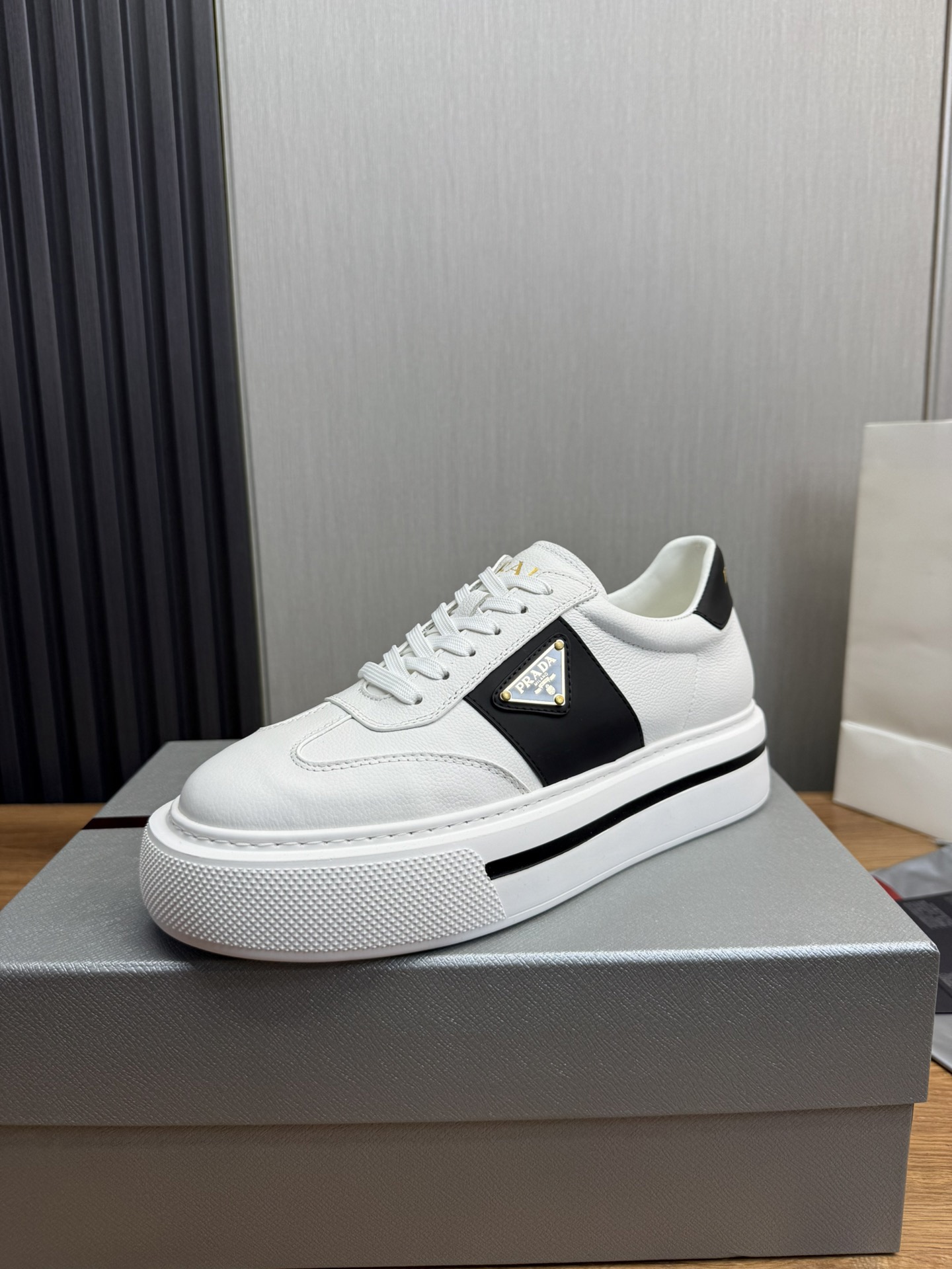 Women Men Top Quality P*rada shoes