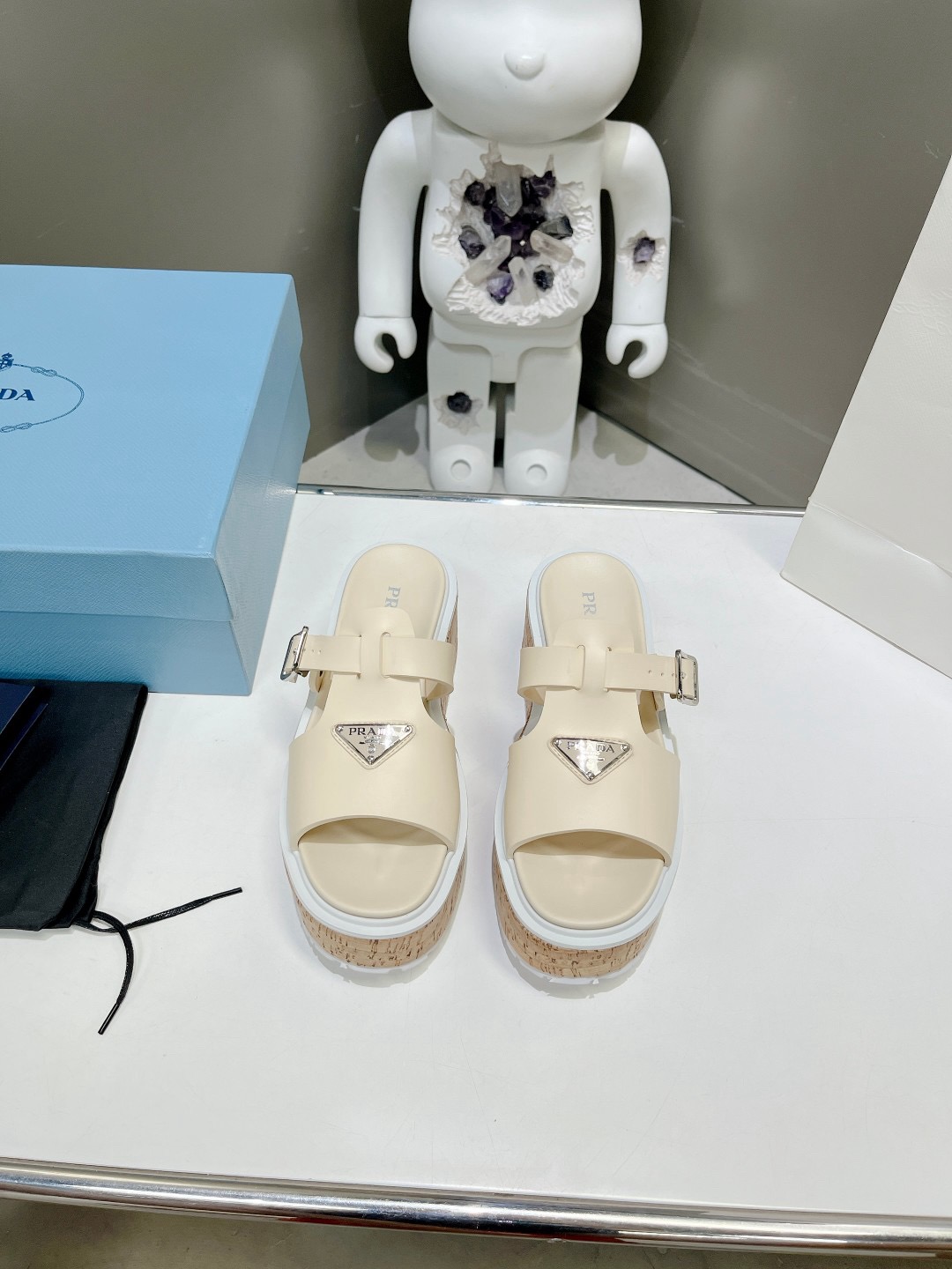 Women Top Quality P*rada shoes