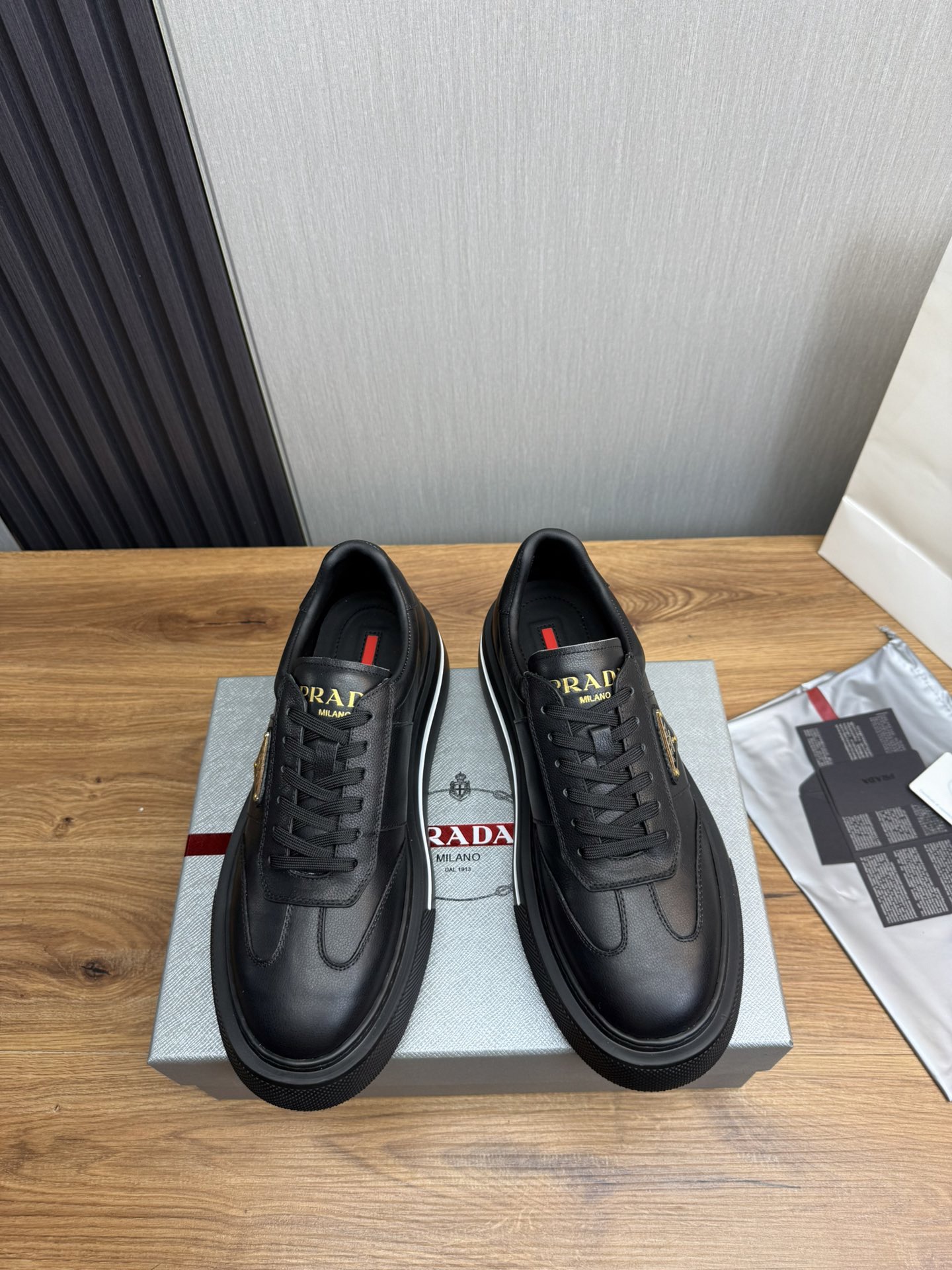 Women Men Top Quality P*rada shoes