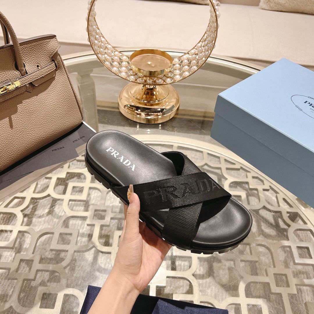 Women Top Quality P*rada shoes