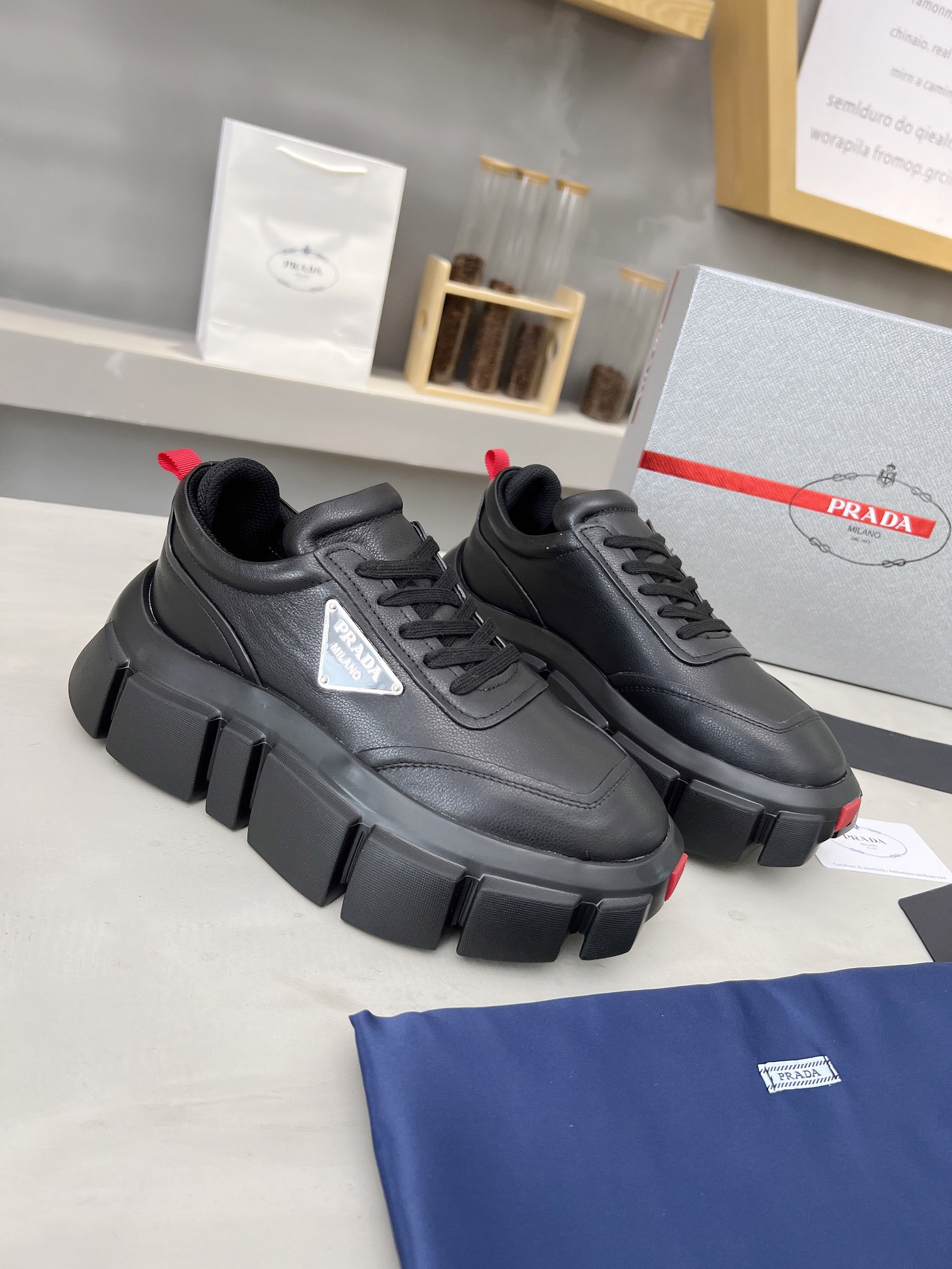 Women Top Quality P*rada shoes