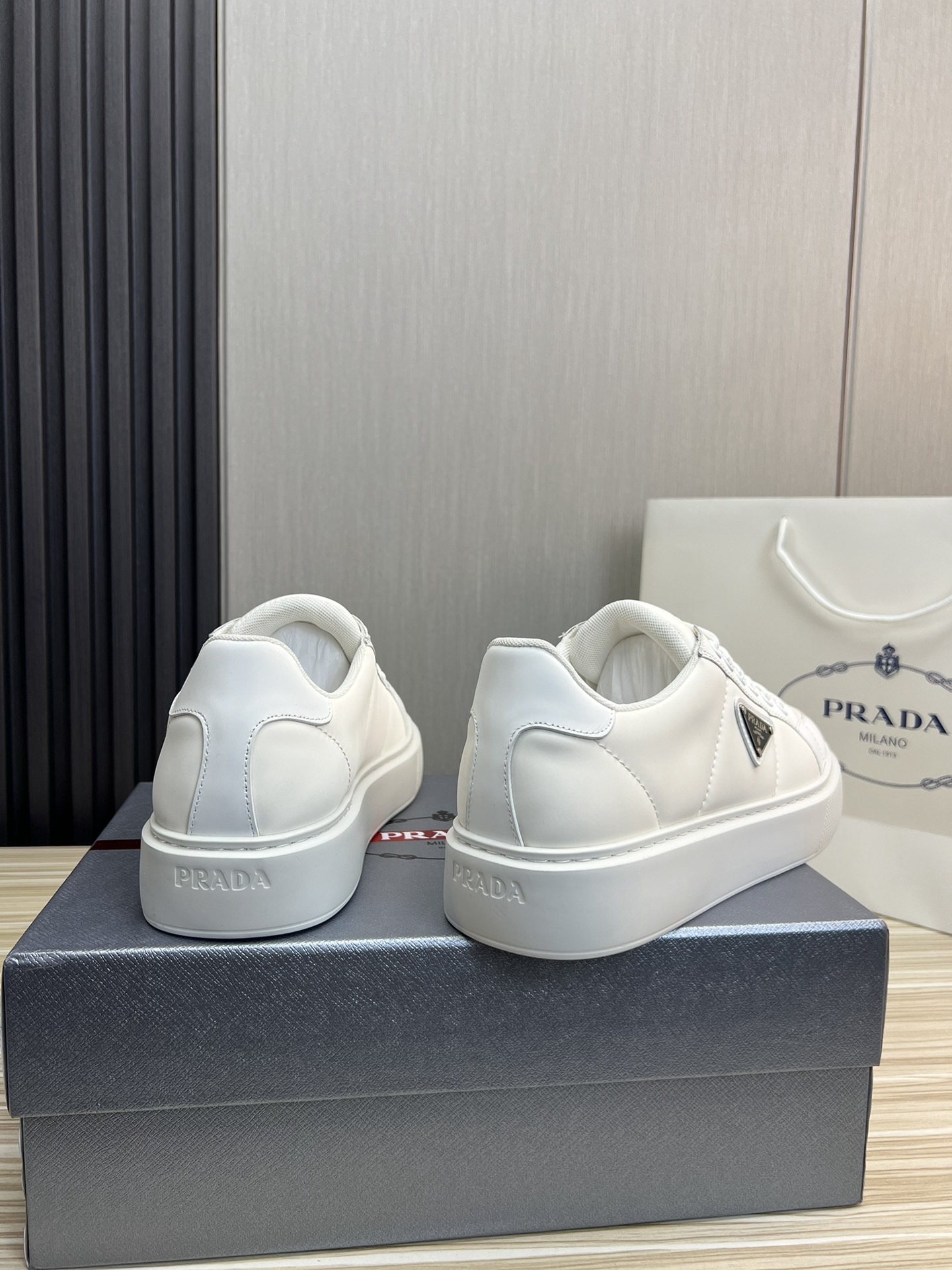 Women Men Top Quality P*rada shoes