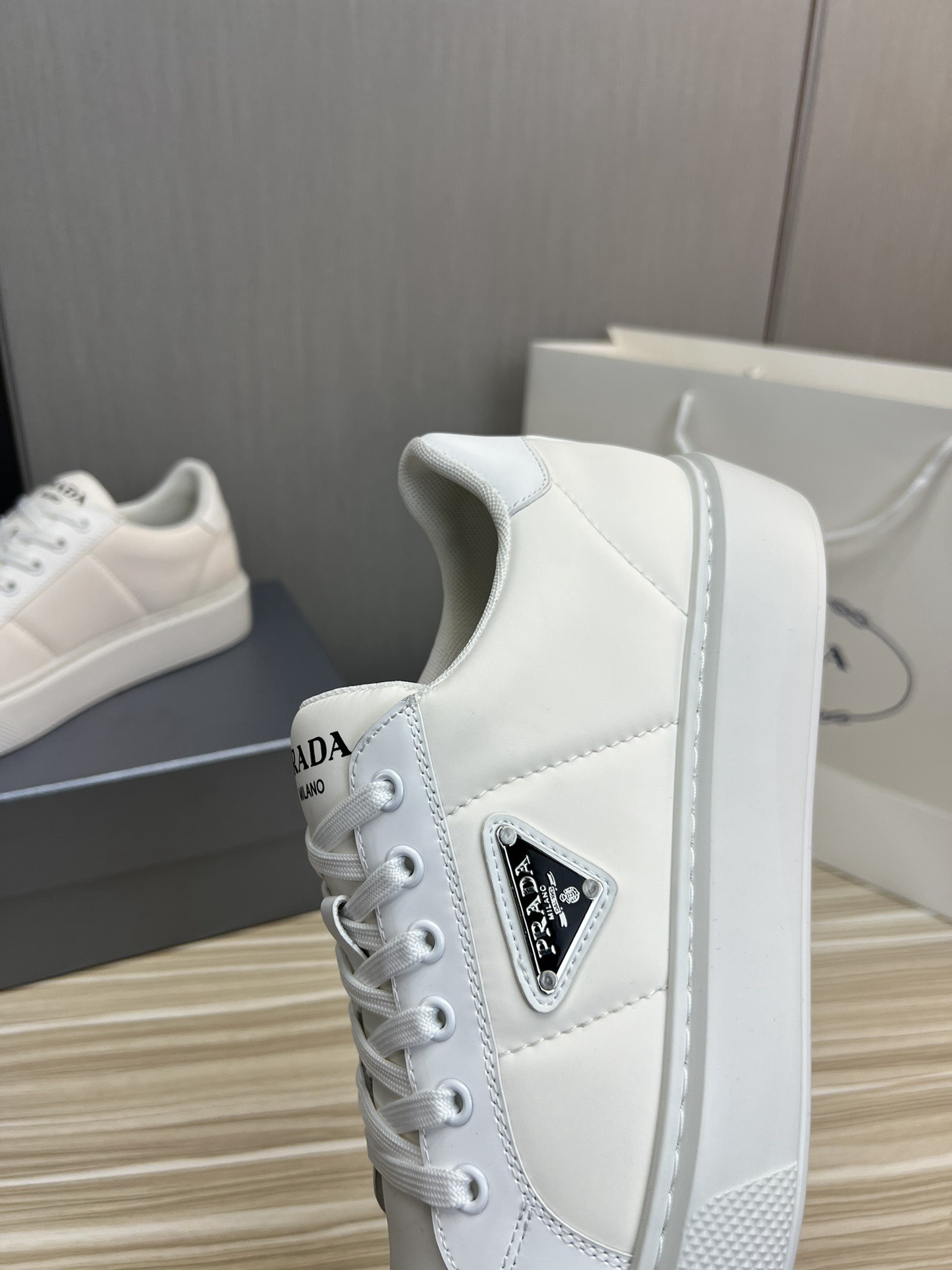 Women Men Top Quality P*rada shoes