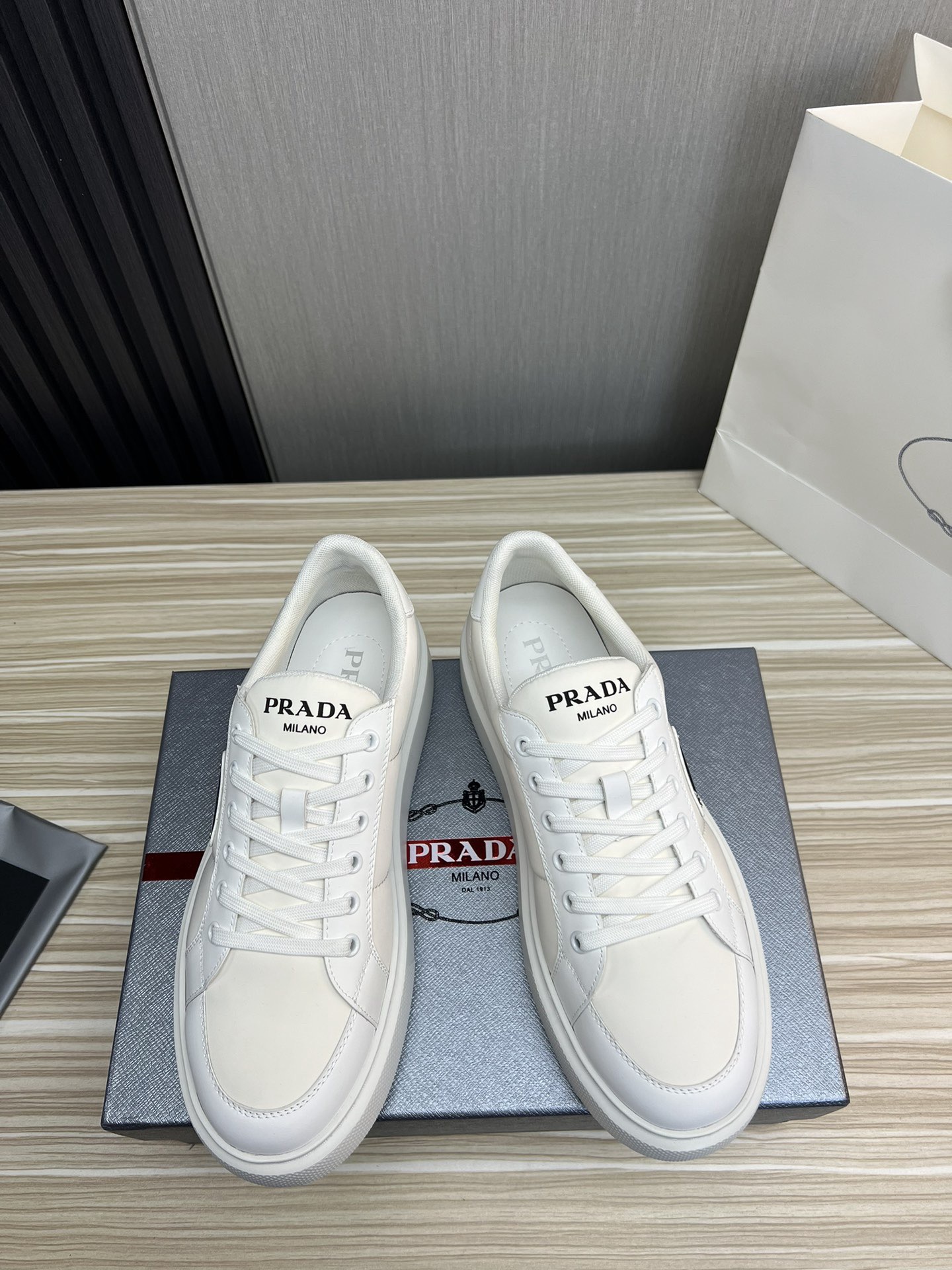 Women Men Top Quality P*rada shoes