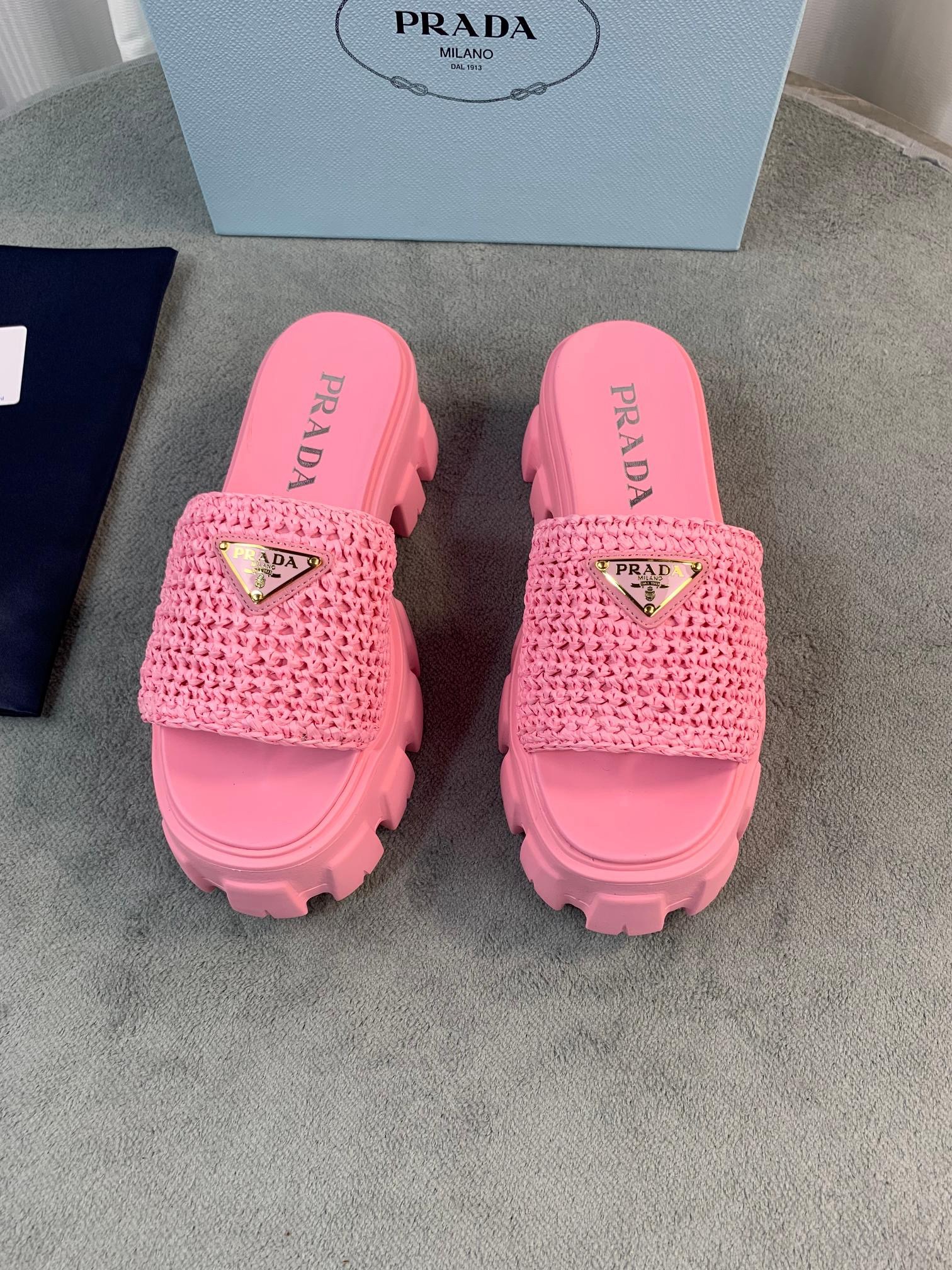 Women Top Quality P*rada shoes