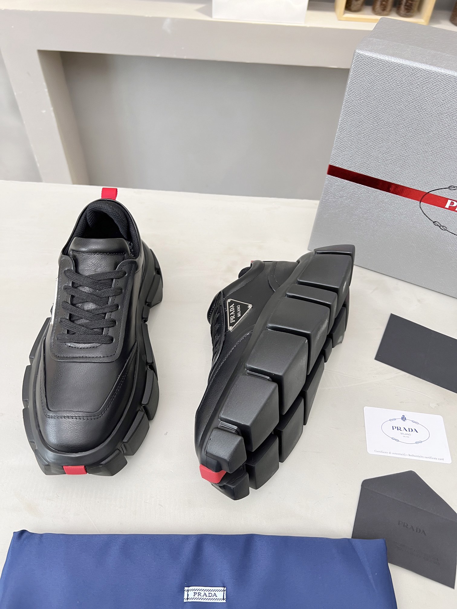 Women Top Quality P*rada shoes