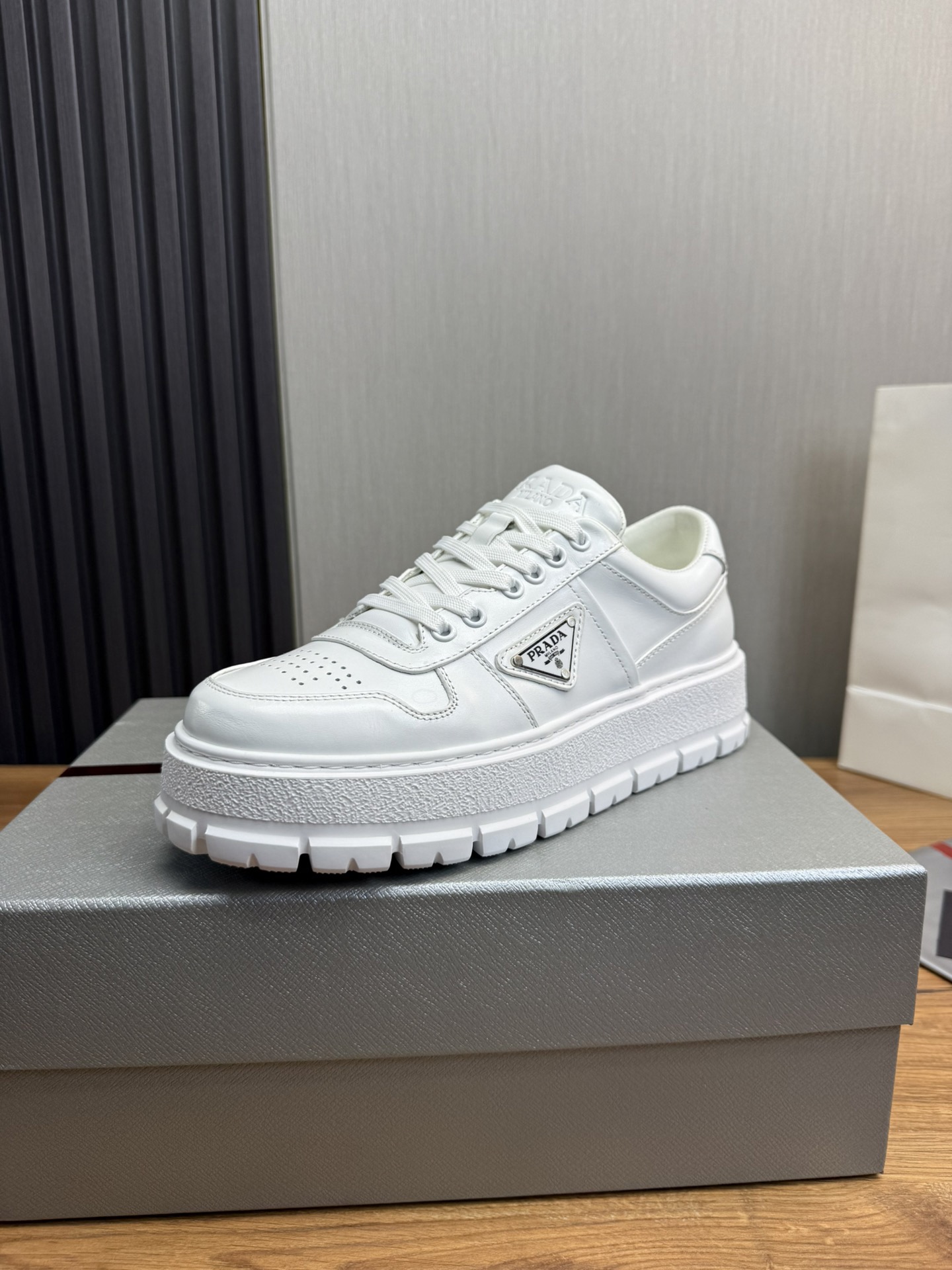 Women Men Top Quality P*rada shoes
