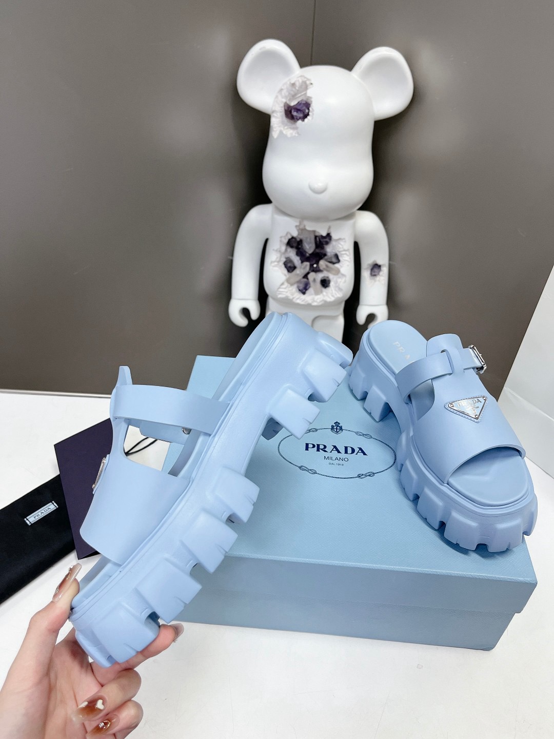 Women Top Quality P*rada shoes
