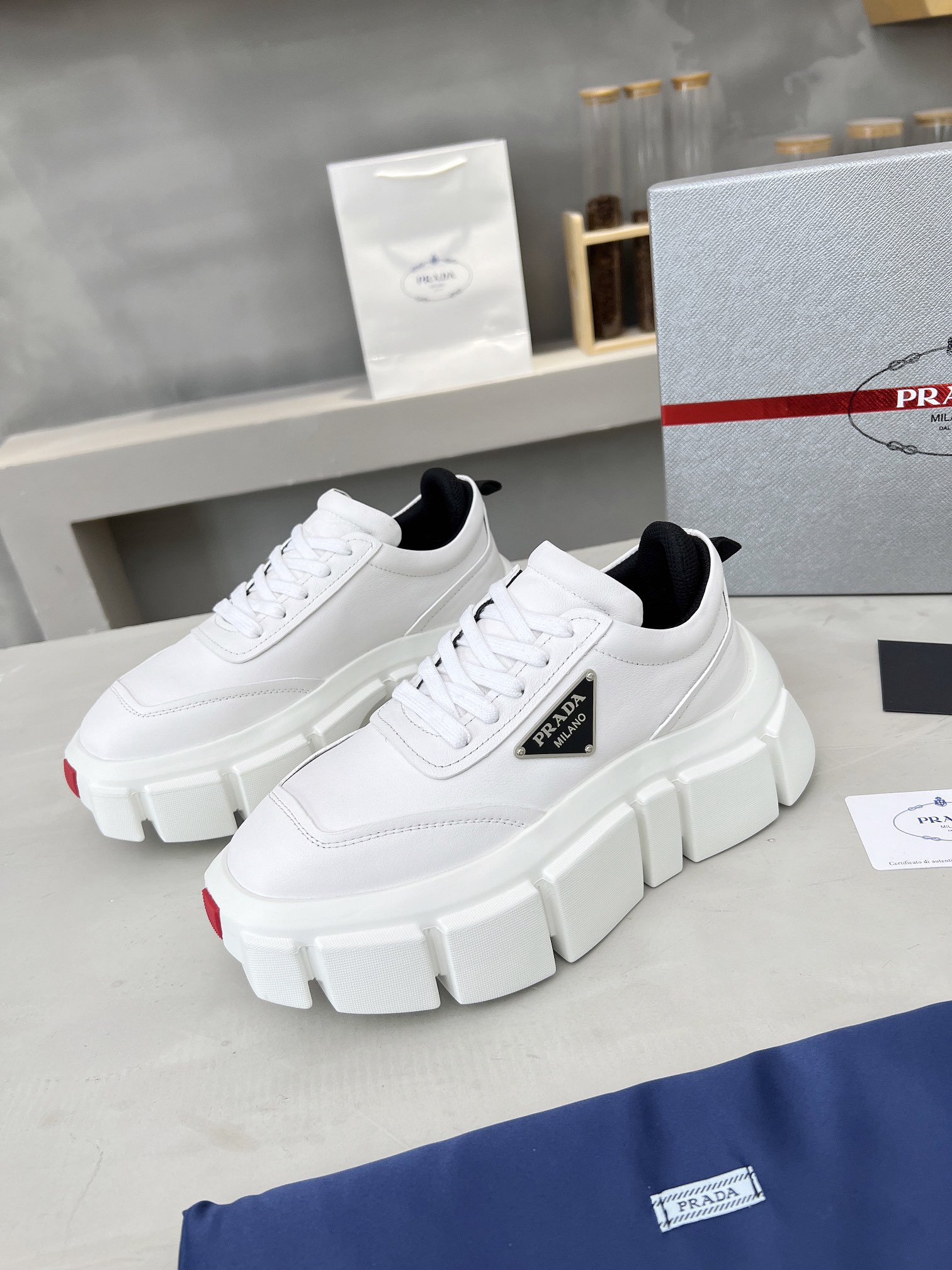 Women Men Top Quality P*rada shoes