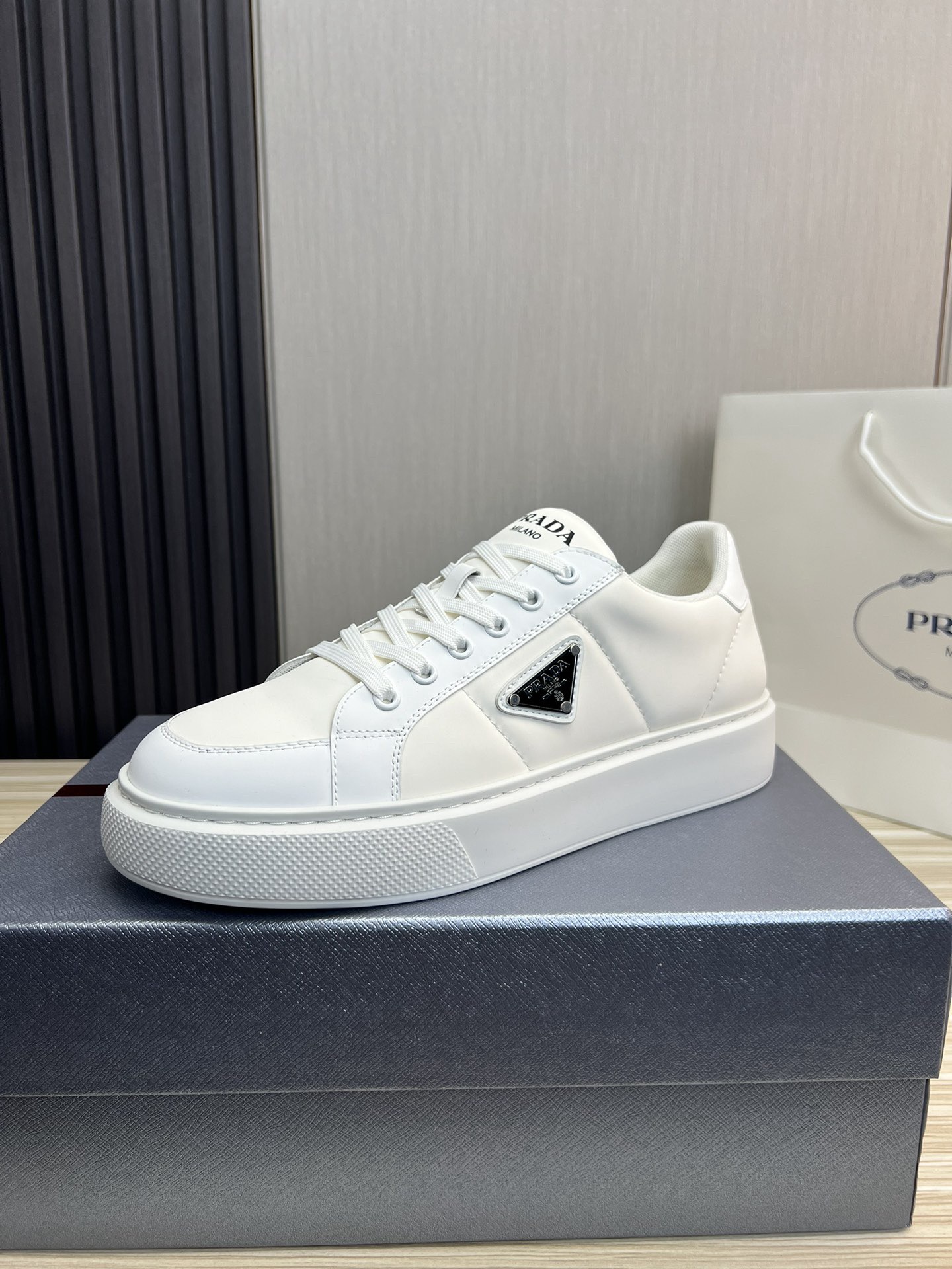 Women Men Top Quality P*rada shoes