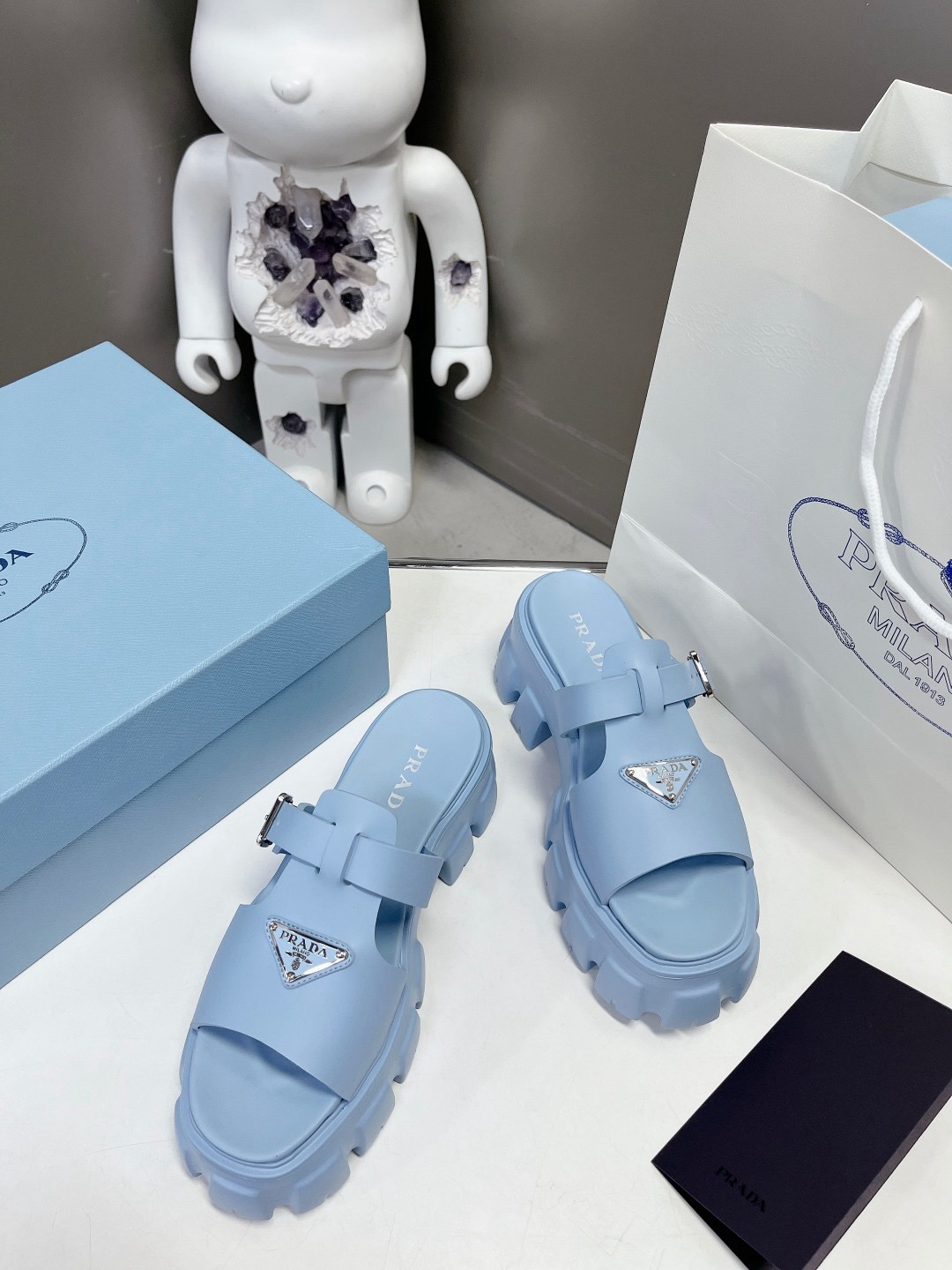 Women Top Quality P*rada shoes