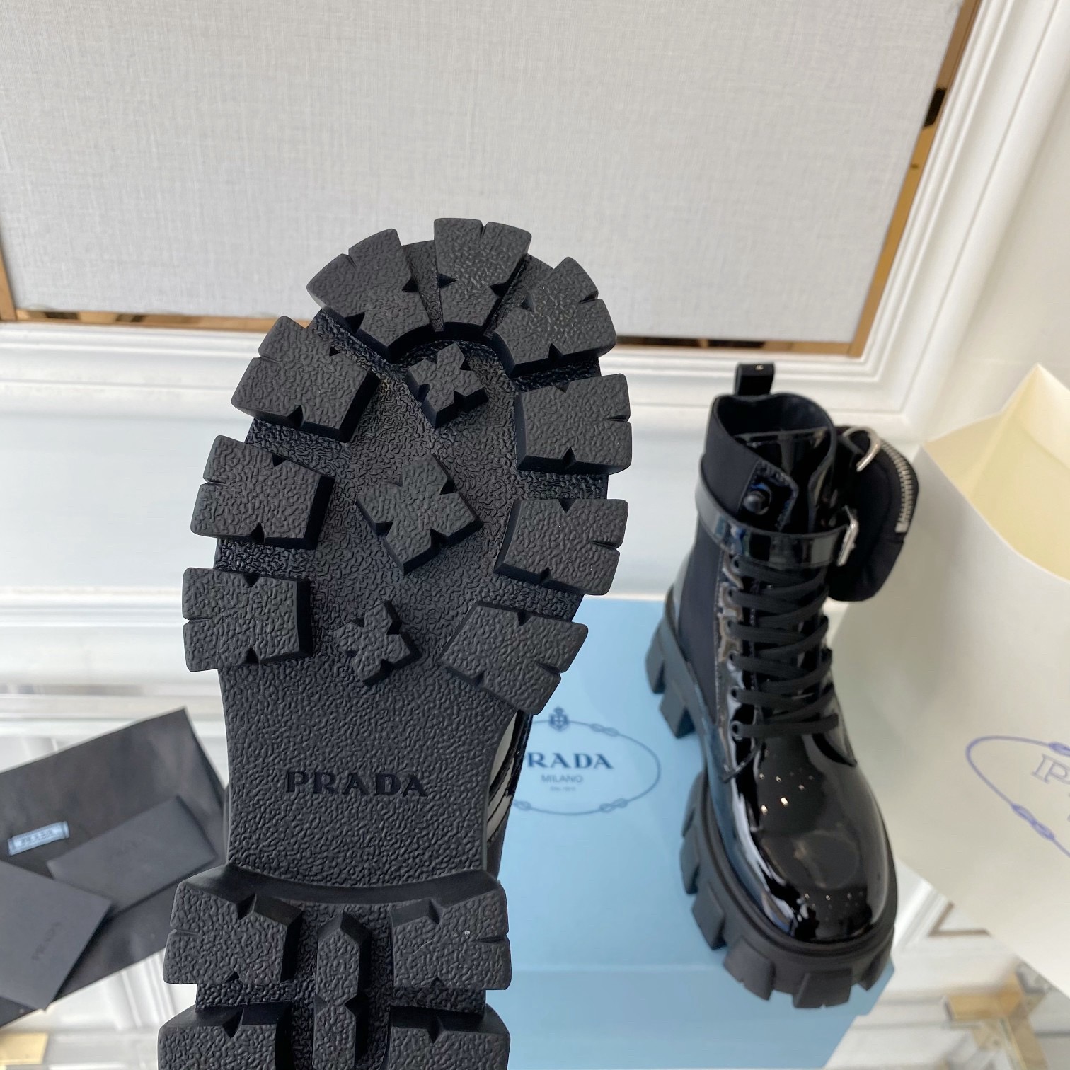 Women Top Quality P*rada shoes