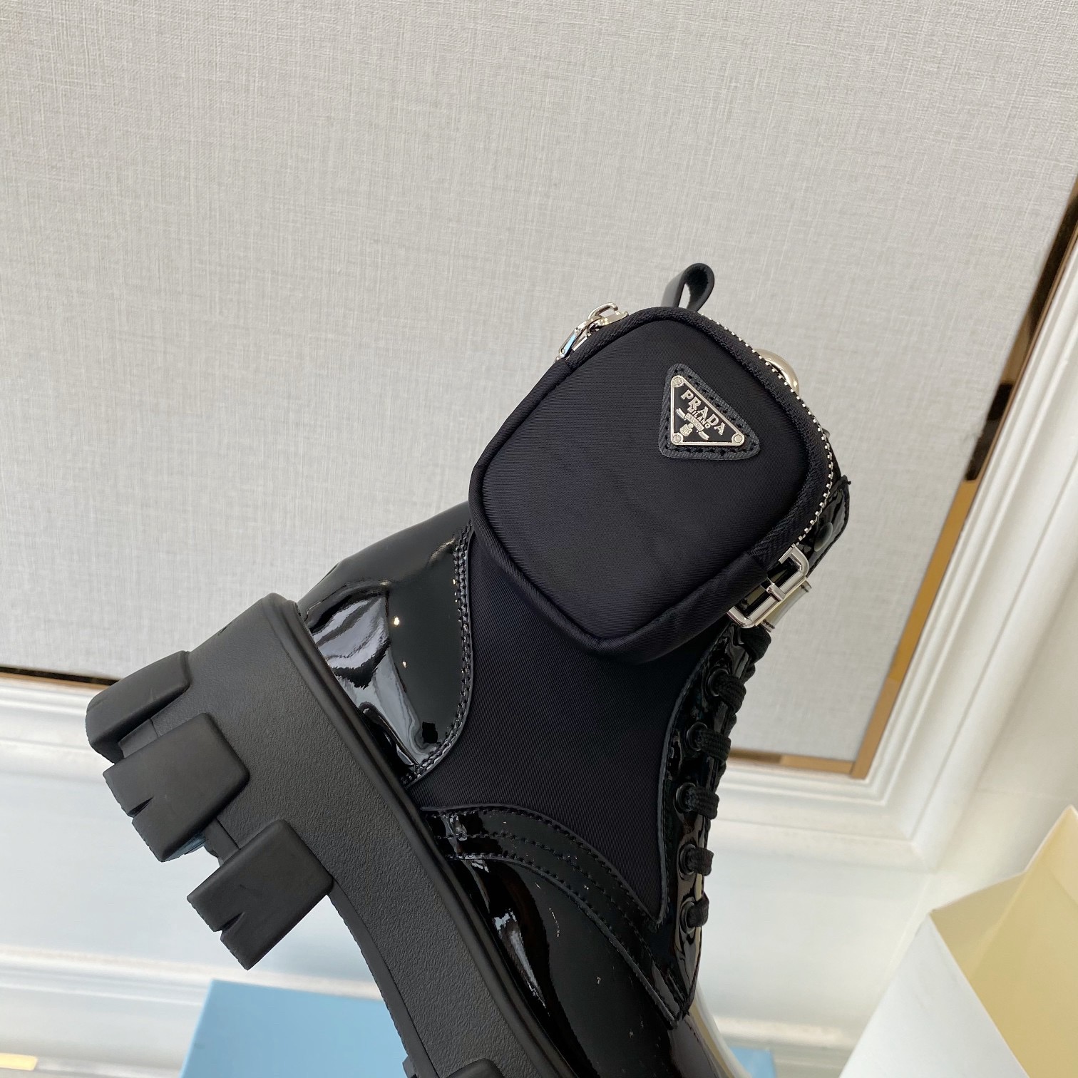 Women Top Quality P*rada shoes