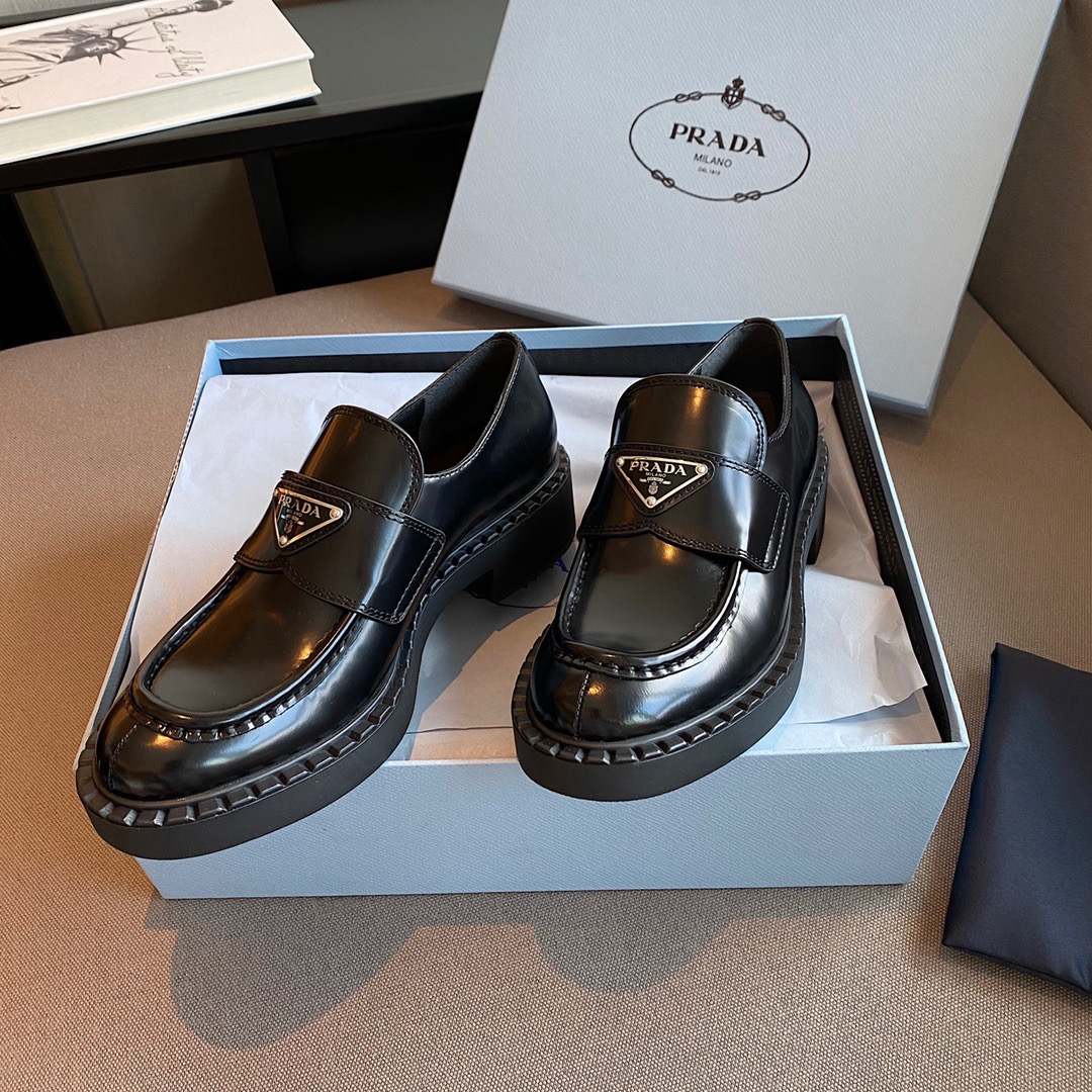 Women Top Quality P*rada shoes