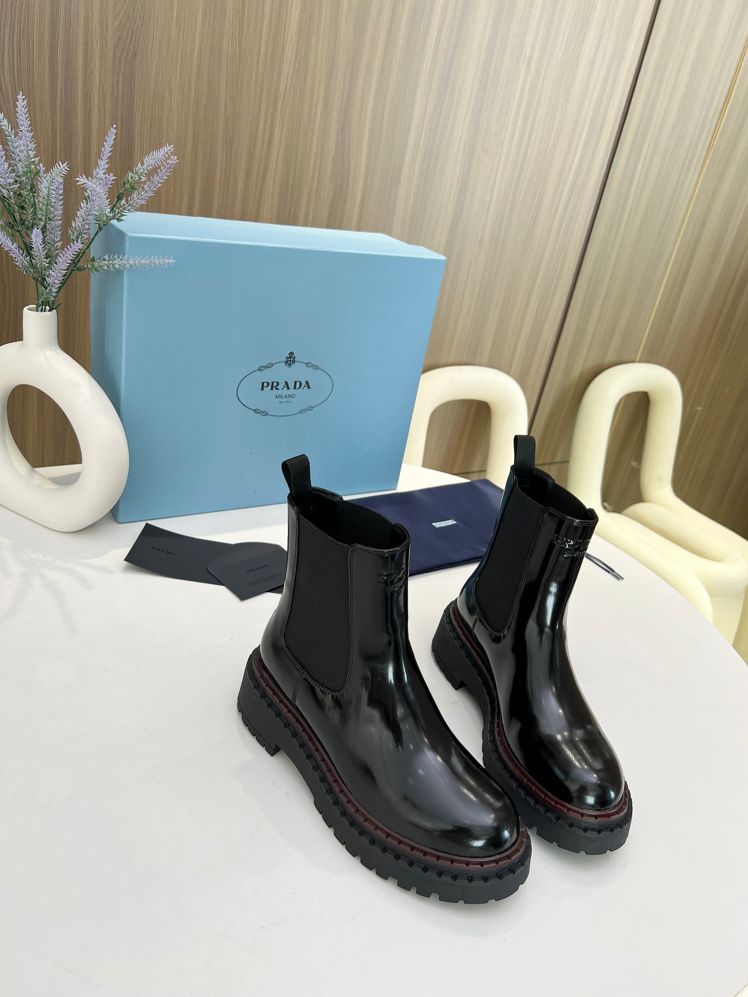 Women Top Quality P*rada shoes