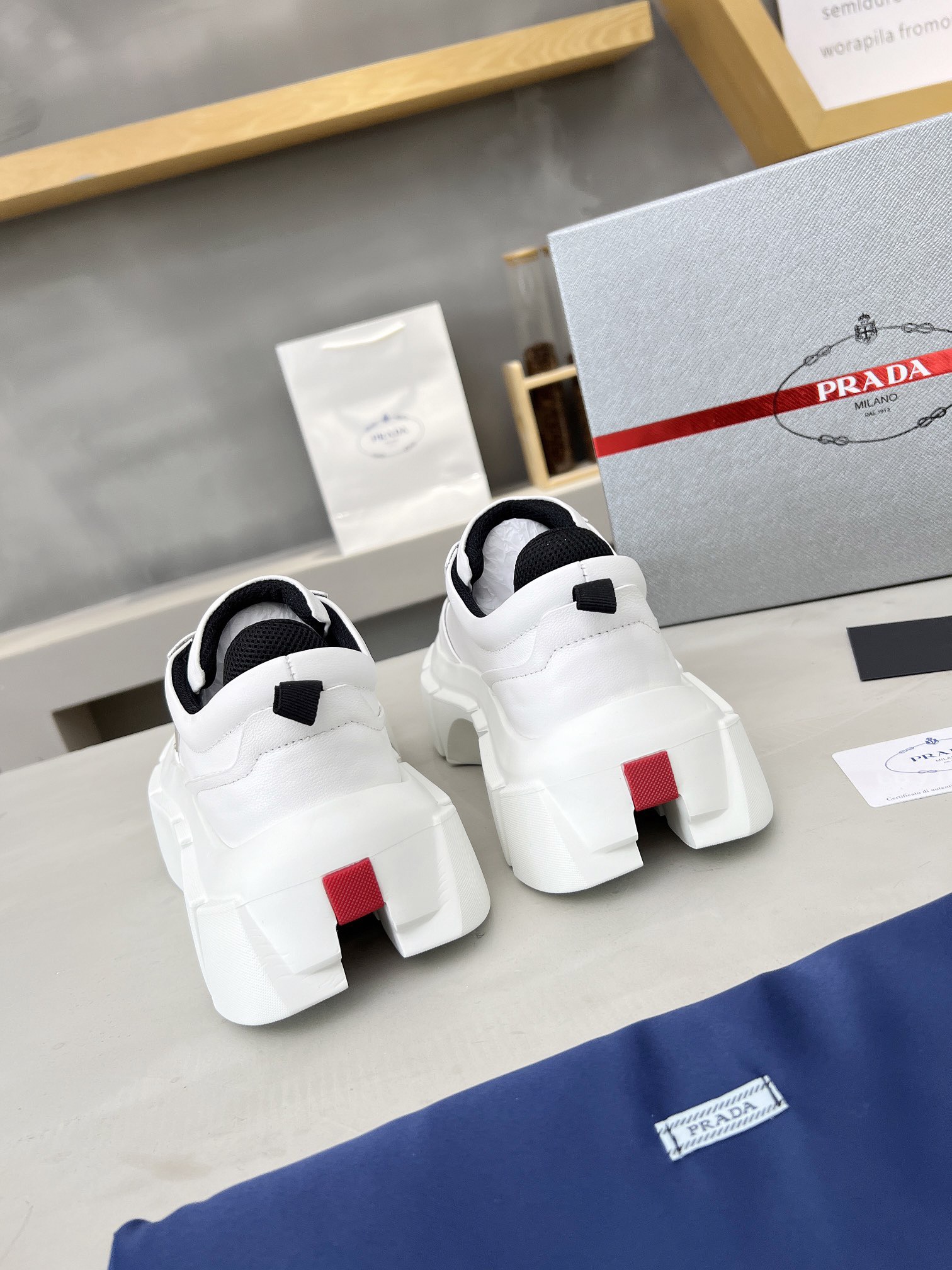 Women Men Top Quality P*rada shoes