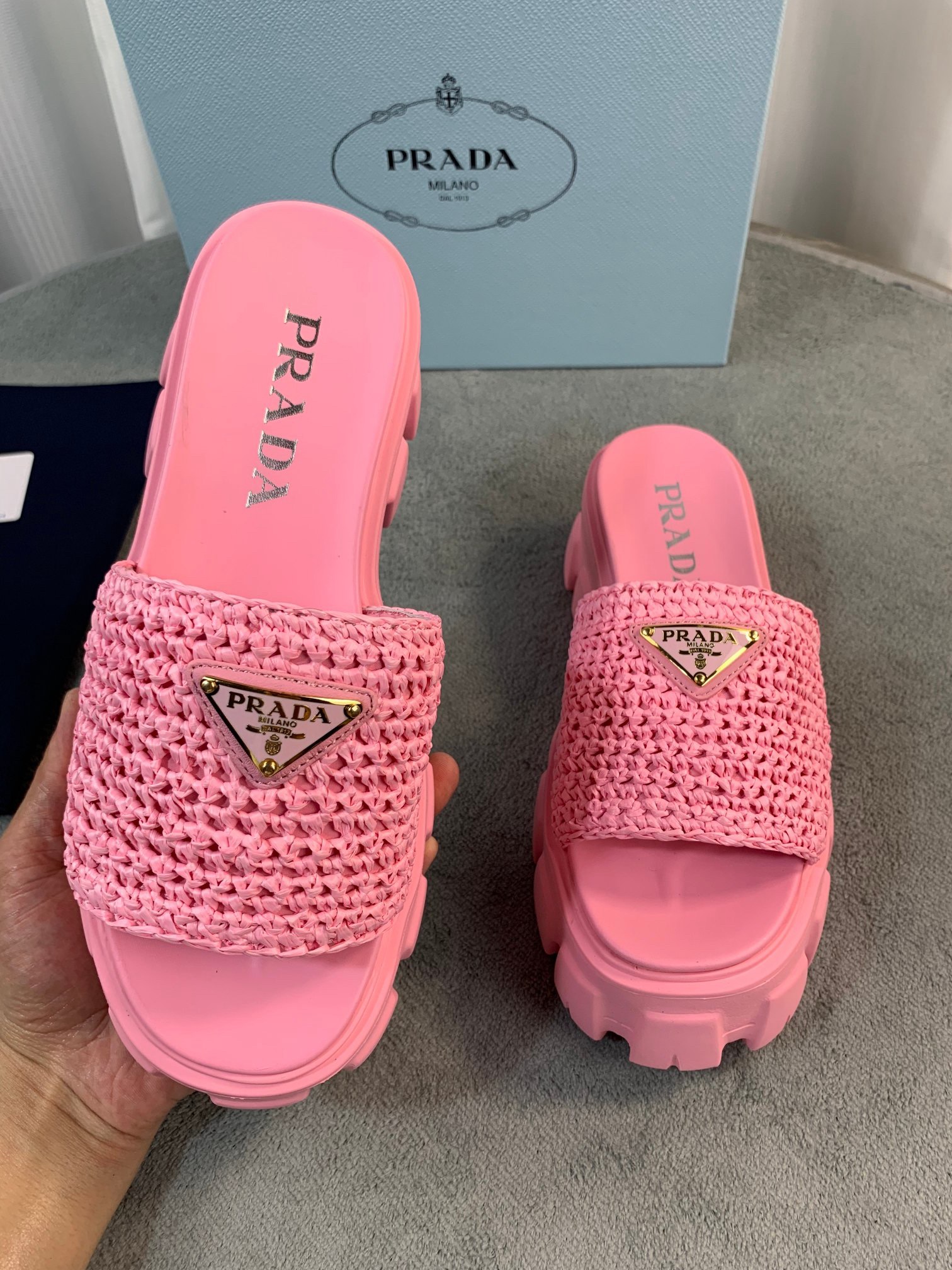 Women Top Quality P*rada shoes