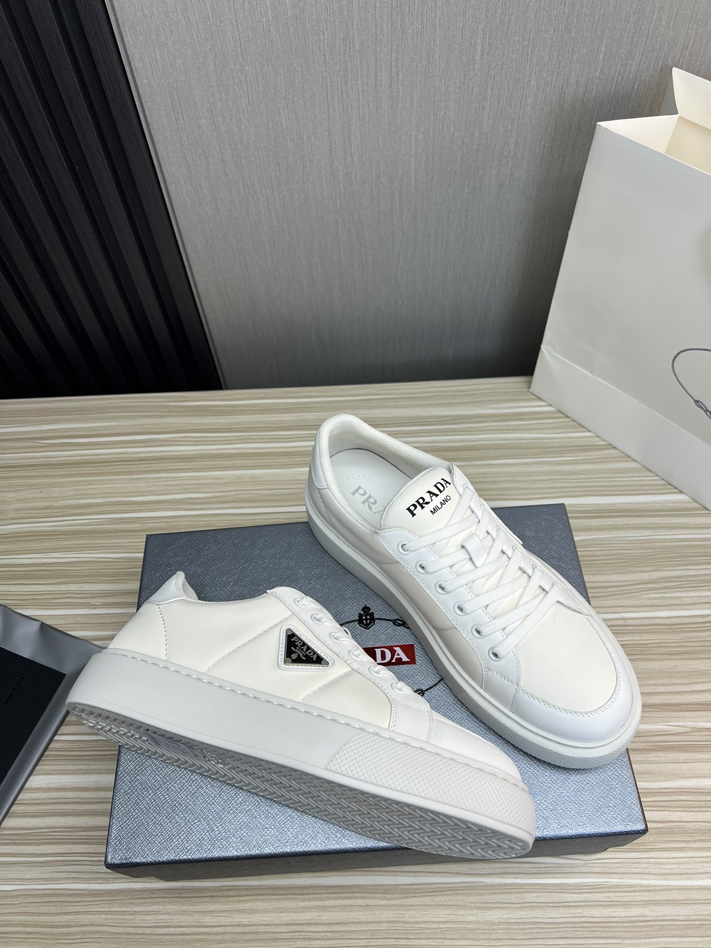 Women Men Top Quality P*rada shoes