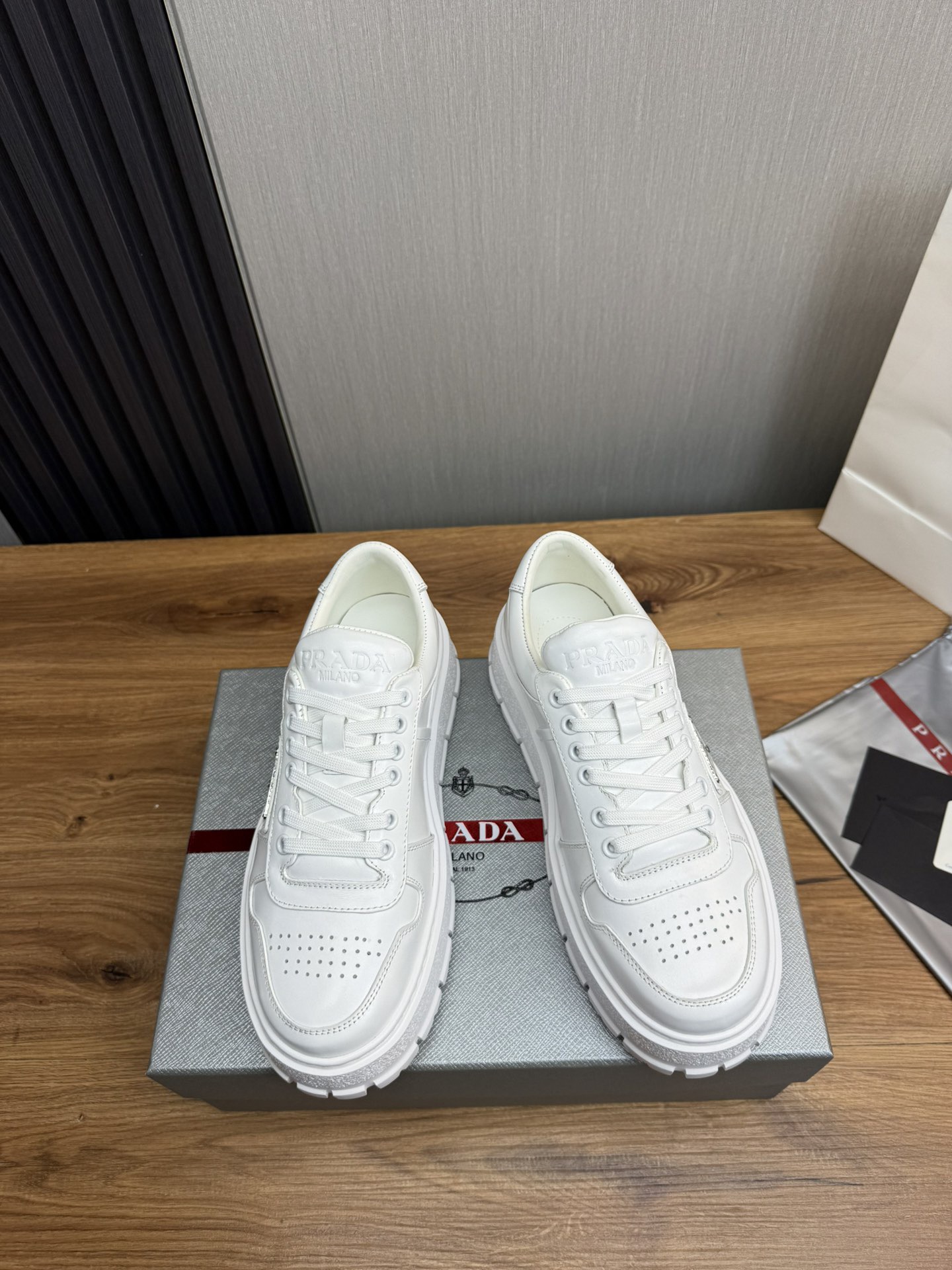Women Men Top Quality P*rada shoes