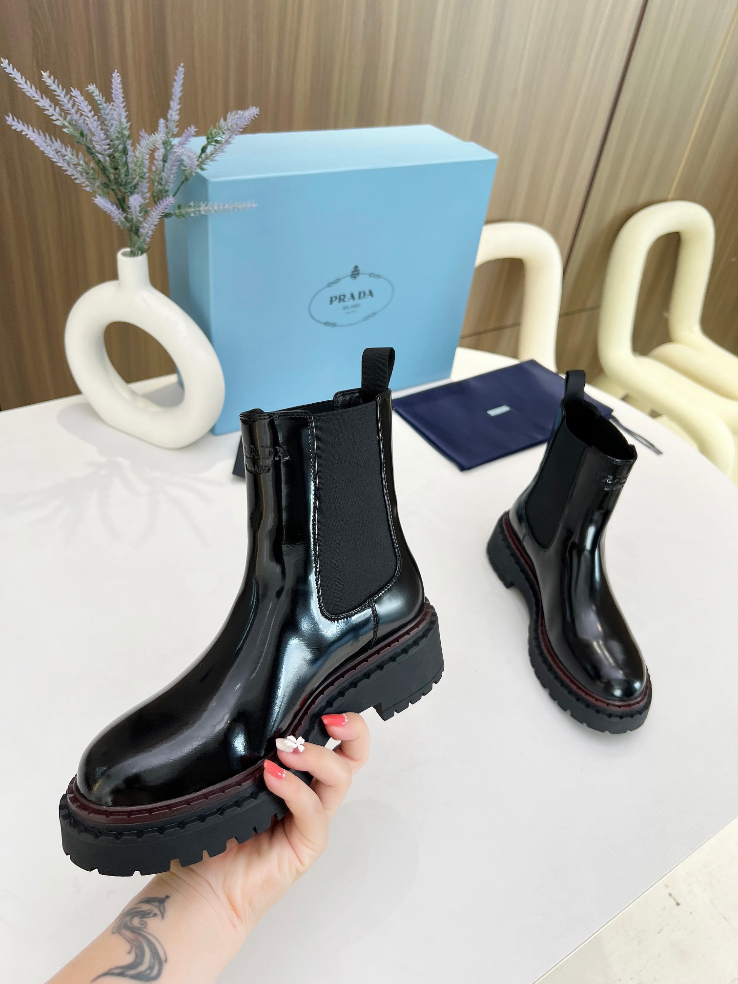 Women Top Quality P*rada shoes